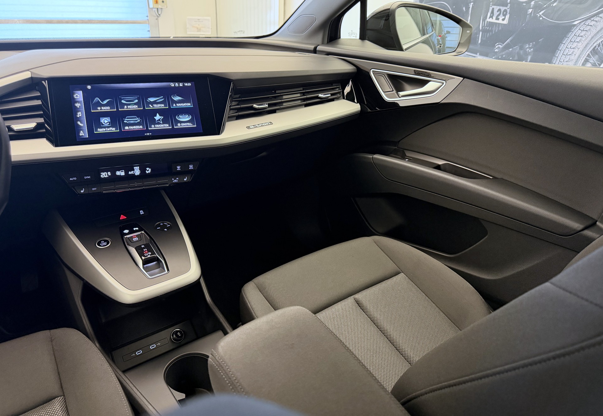 AUDI Q4 e-tron 35-image-16