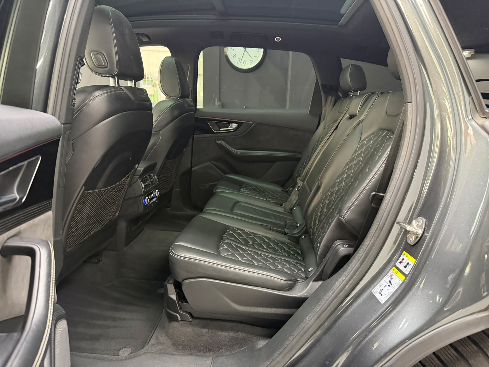 AUDI Q7 3.0 TDI quattro tiptronic S Line-image-13