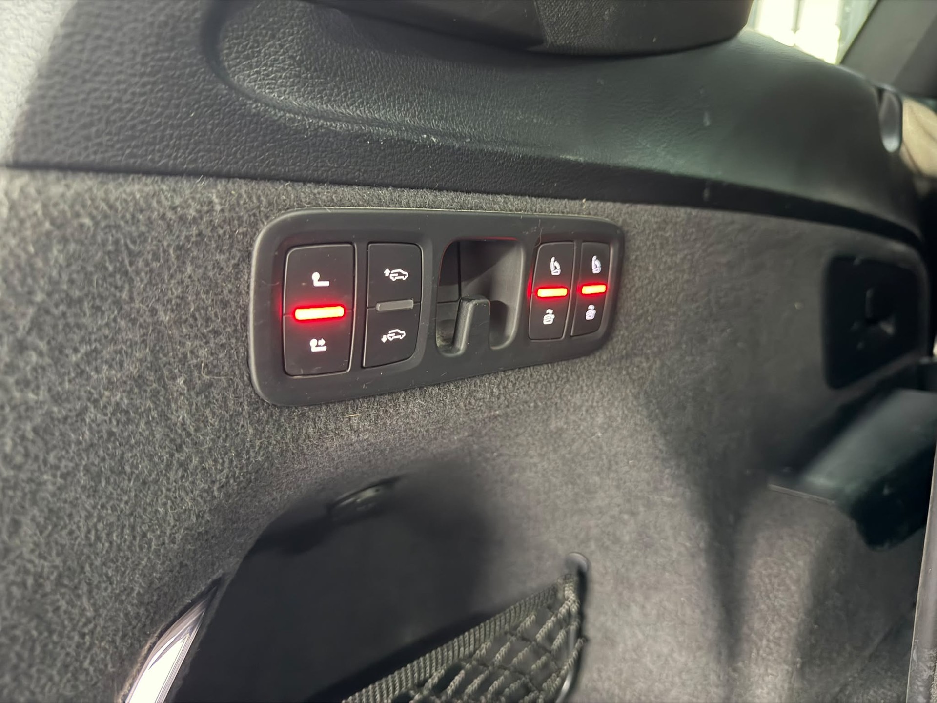 AUDI Q7 3.0 TDI quattro tiptronic S Line-image-17