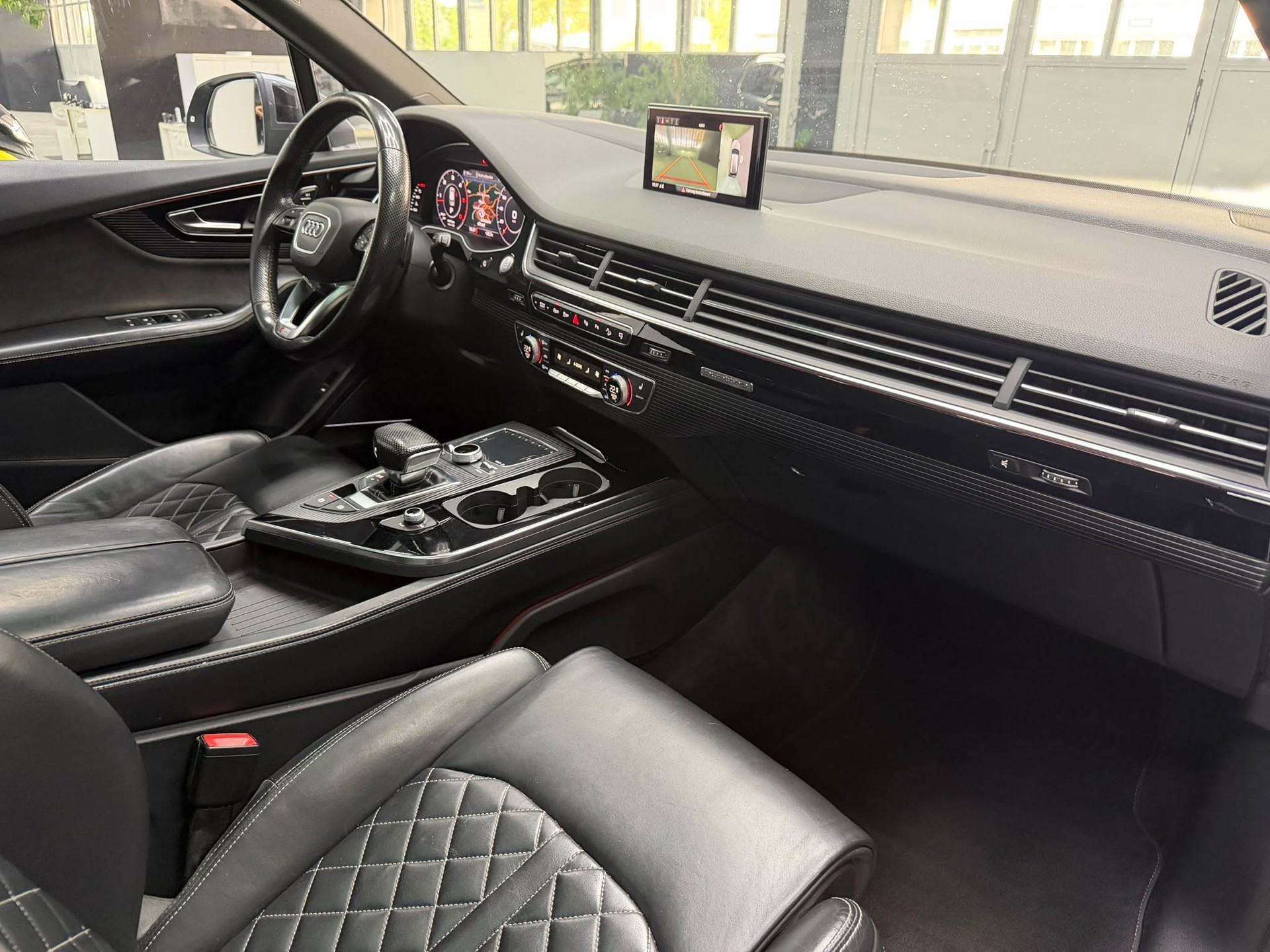 AUDI Q7 3.0 TDI quattro tiptronic S Line-image-7
