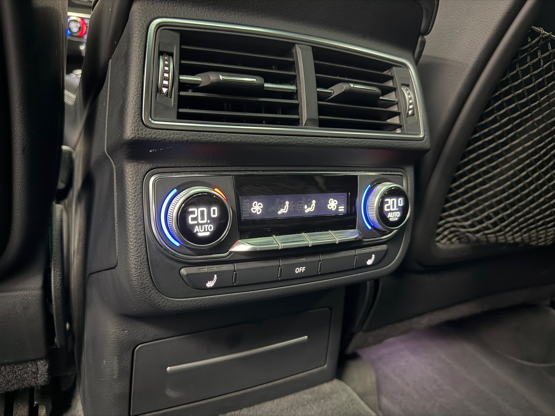 AUDI Q7 3.0 TDI quattro tiptronic S Line-image-15