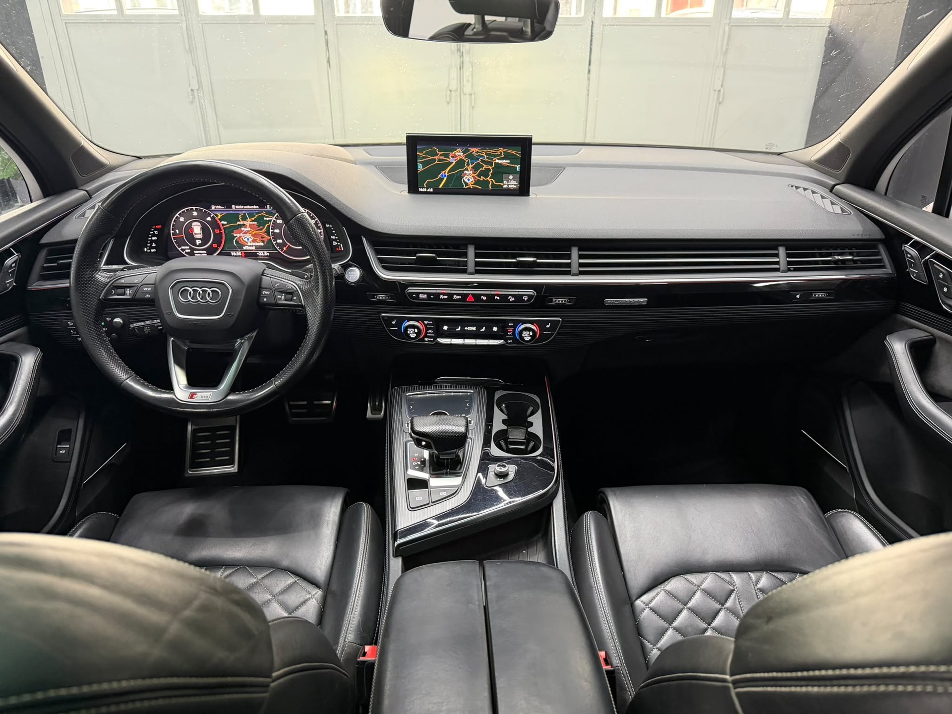 AUDI Q7 3.0 TDI quattro tiptronic S Line-image-4