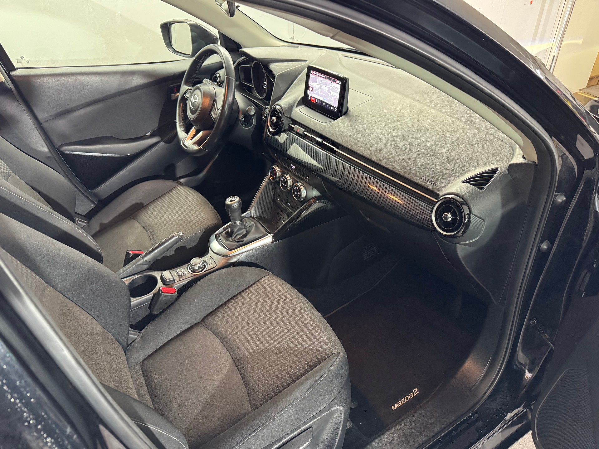 MAZDA 2 SKYACTIV-G 90 Ambition-image-8