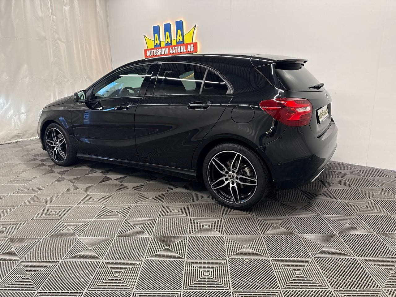 MERCEDES-BENZ A 200 7G-DCT-image-1