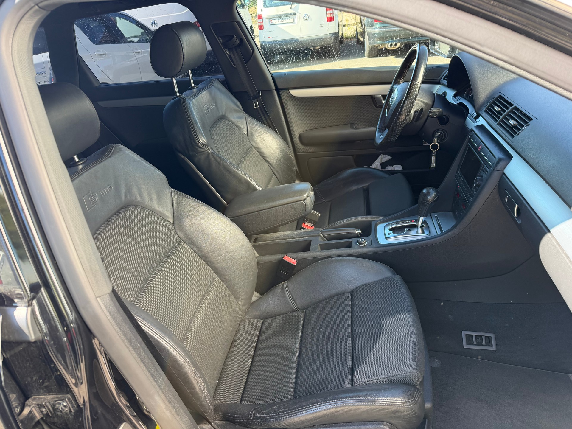 AUDI A4 Avant 2.0 TDI-image-7