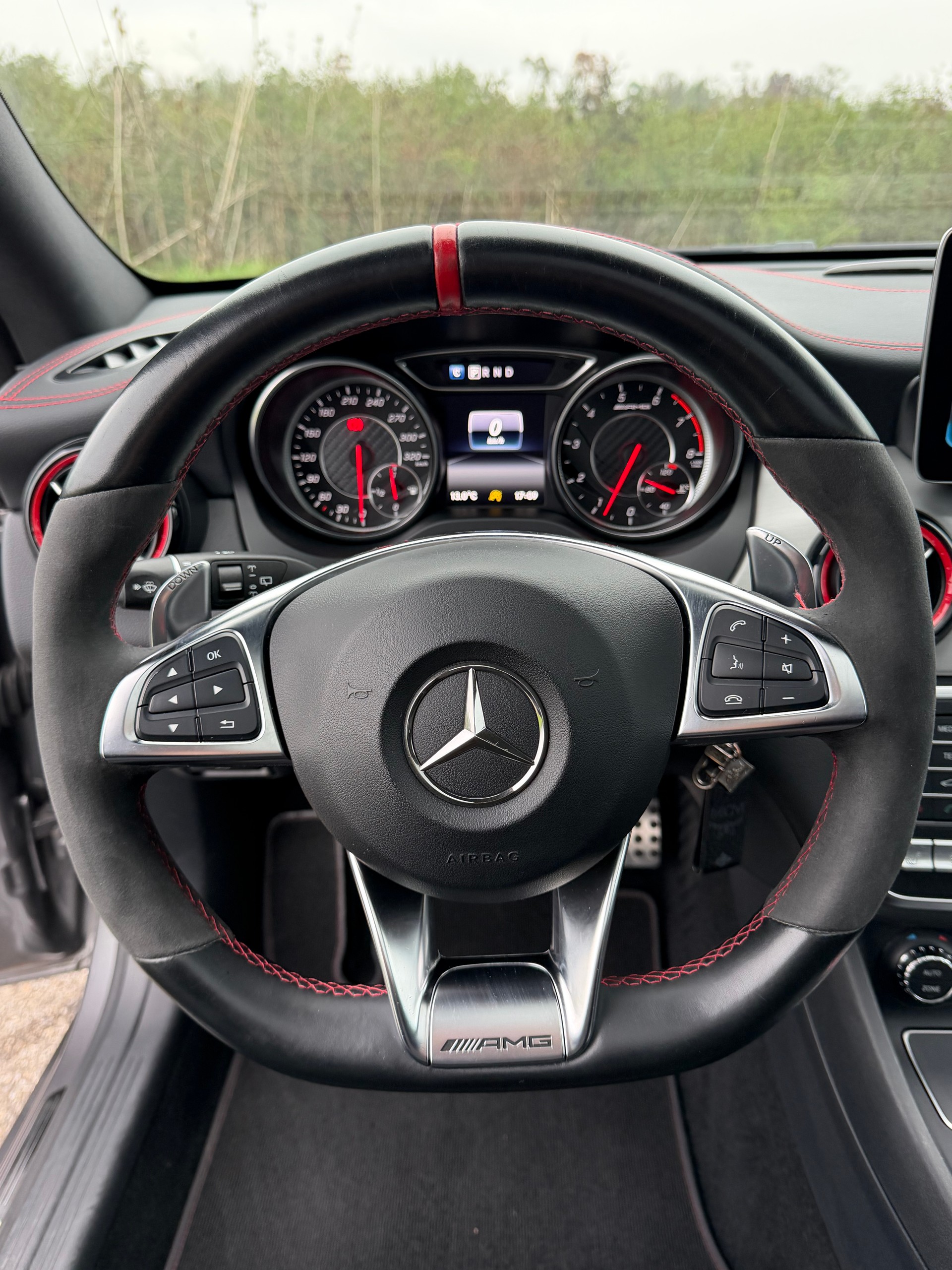 MERCEDES-BENZ CLA 45 AMG 4m-image-12