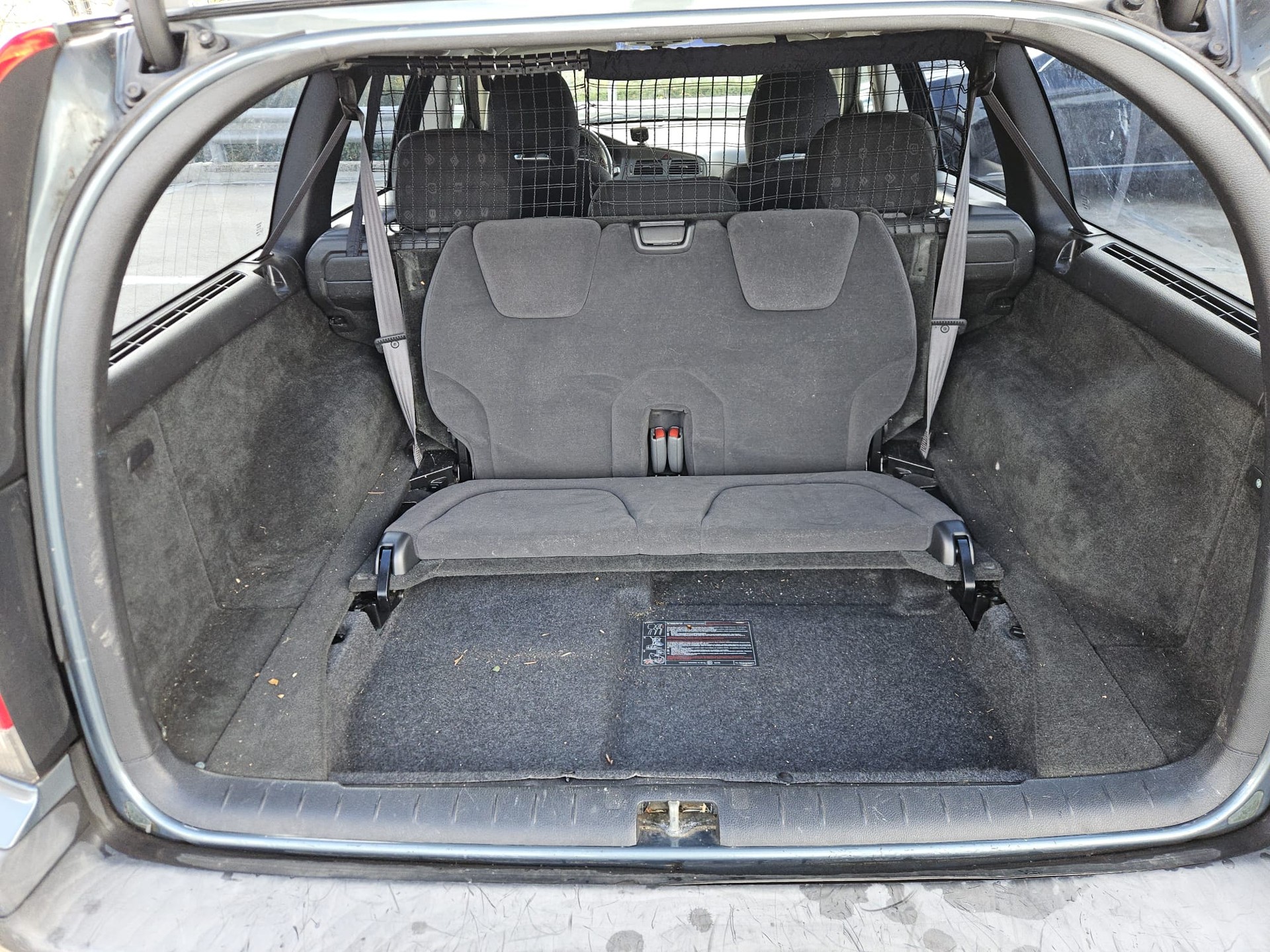 VOLVO V70 2.0T-image-9