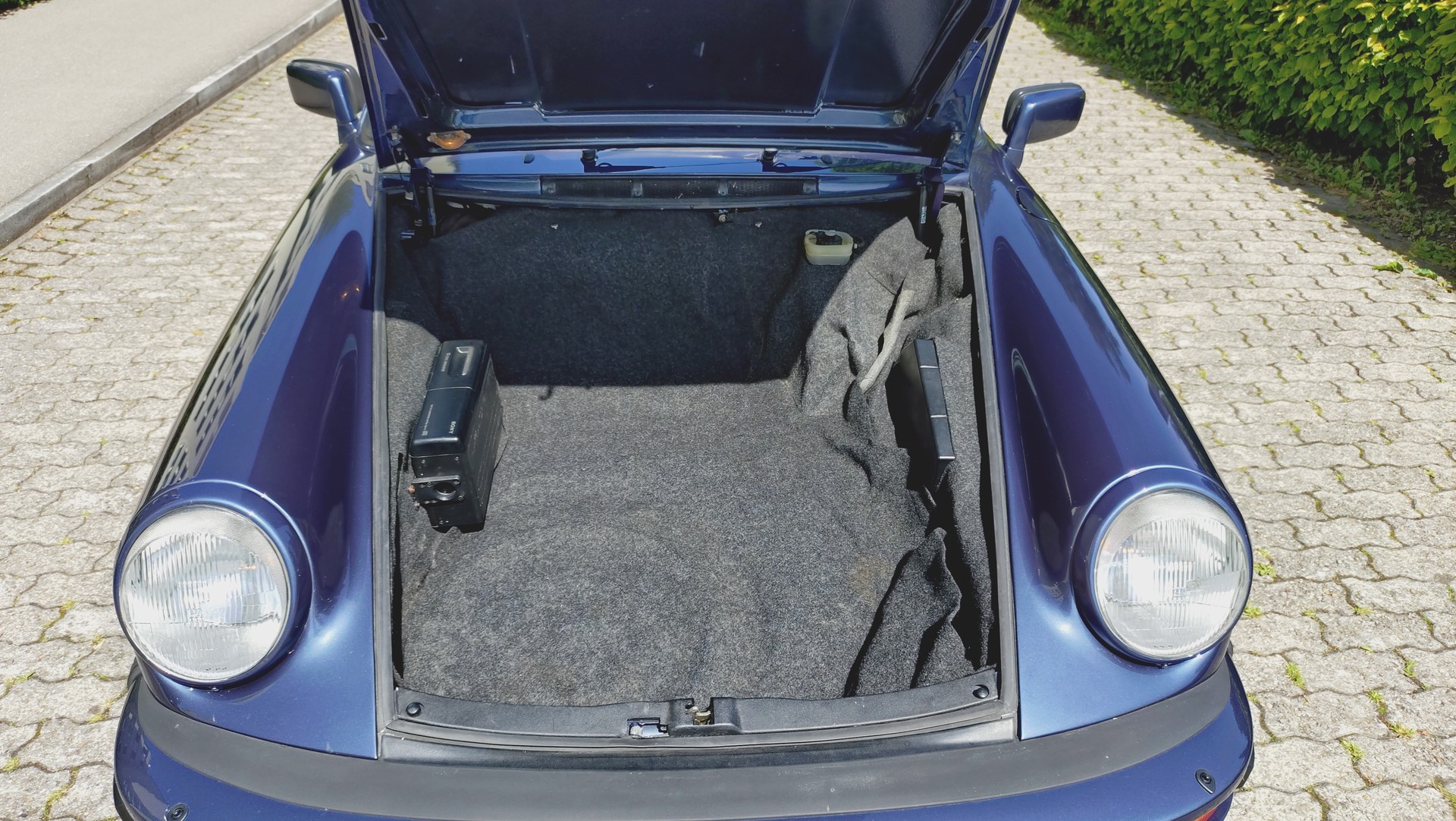 PORSCHE 911 Carrera Cabrio-image-8