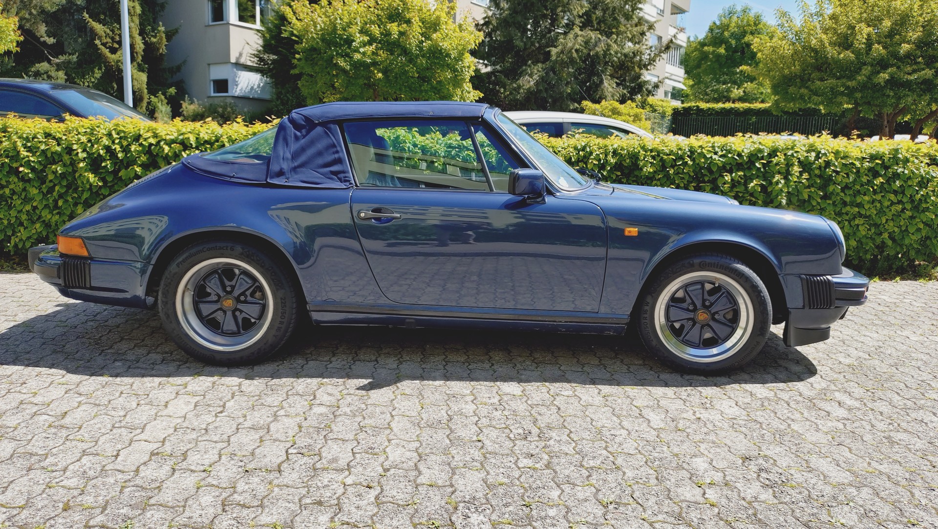 PORSCHE 911 Carrera Cabrio-image-1