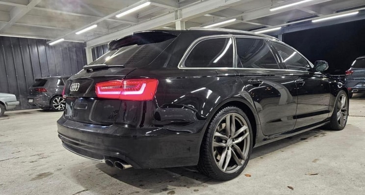 AUDI S6 Avant 4.0 TFSI V8 quattro S-tronic-image-2