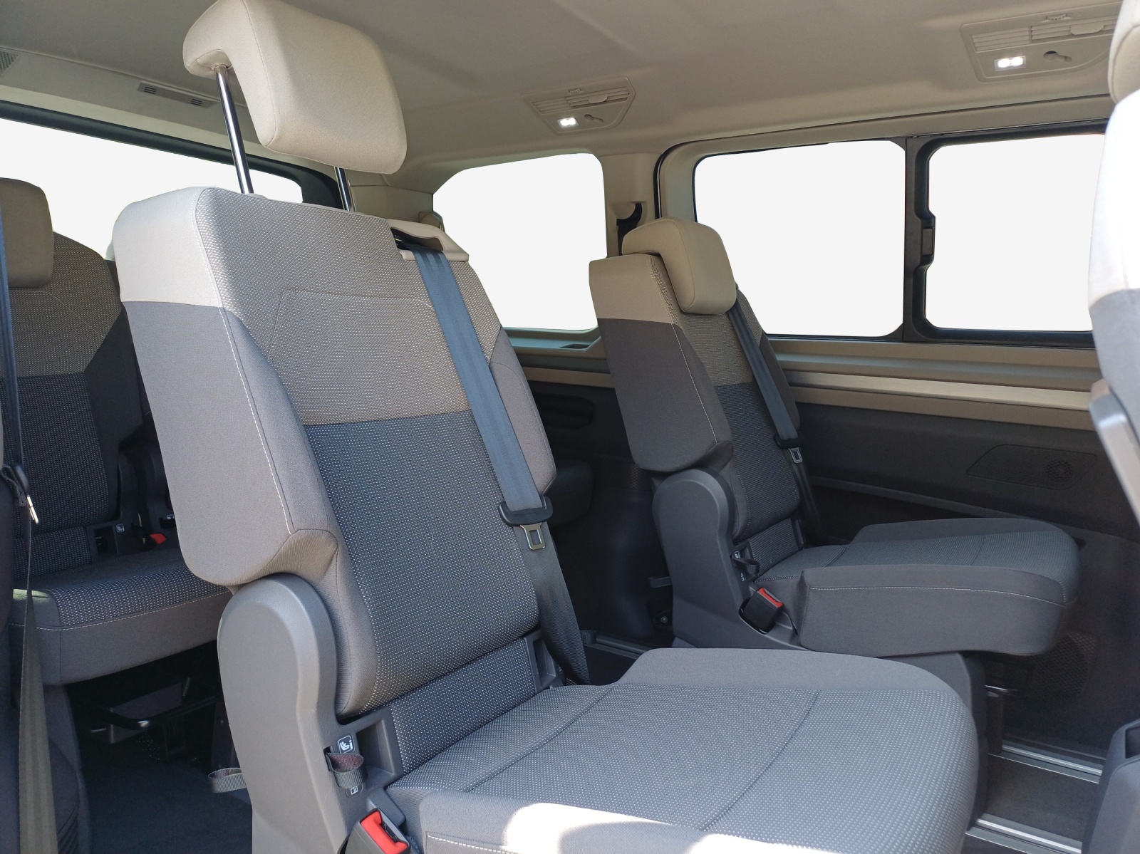 VW Multivan 1.4 eHybrid Life DSG-image-11