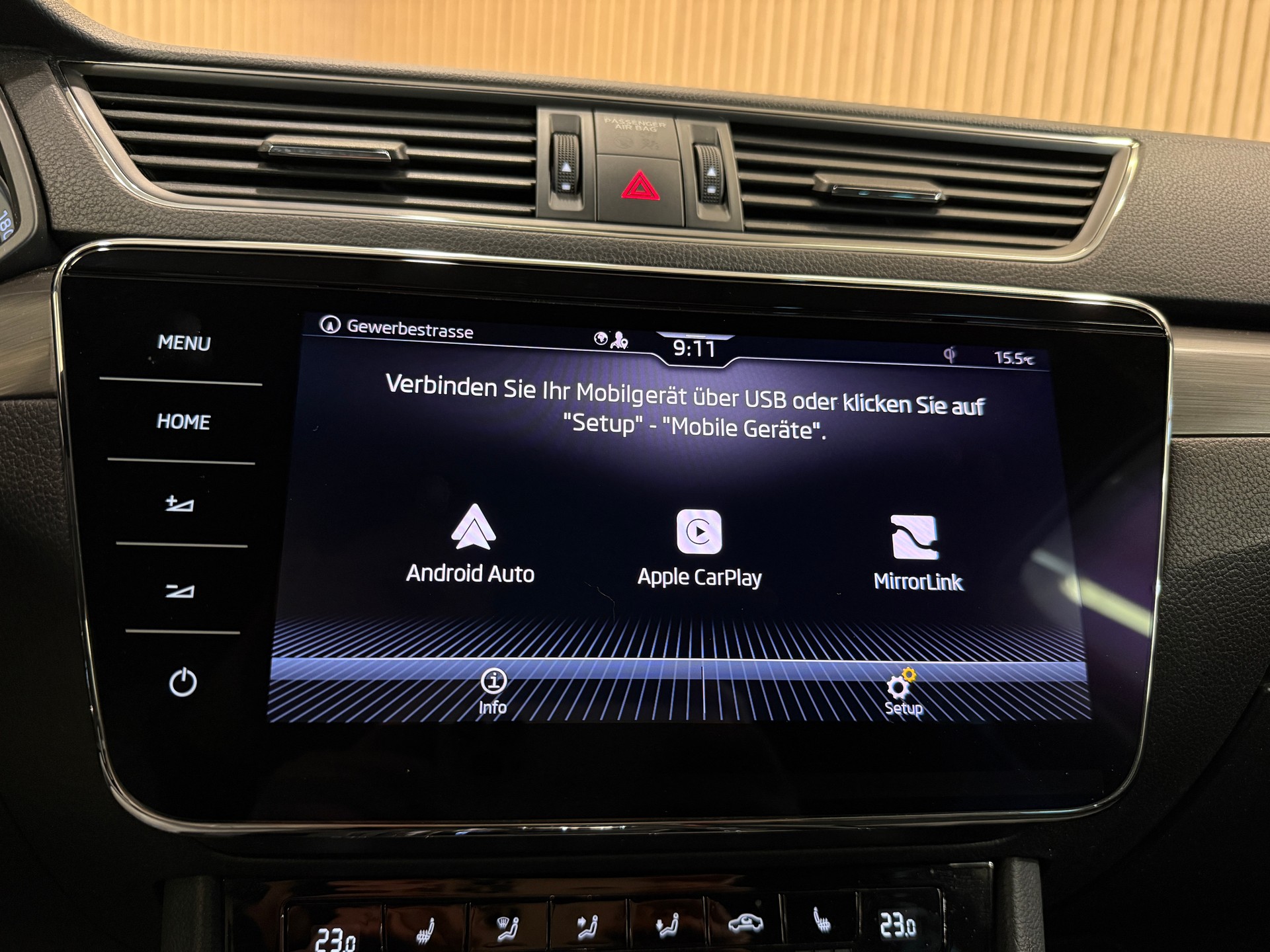 SKODA SUPERB 1.6 TDI STYLE DSG-image-14