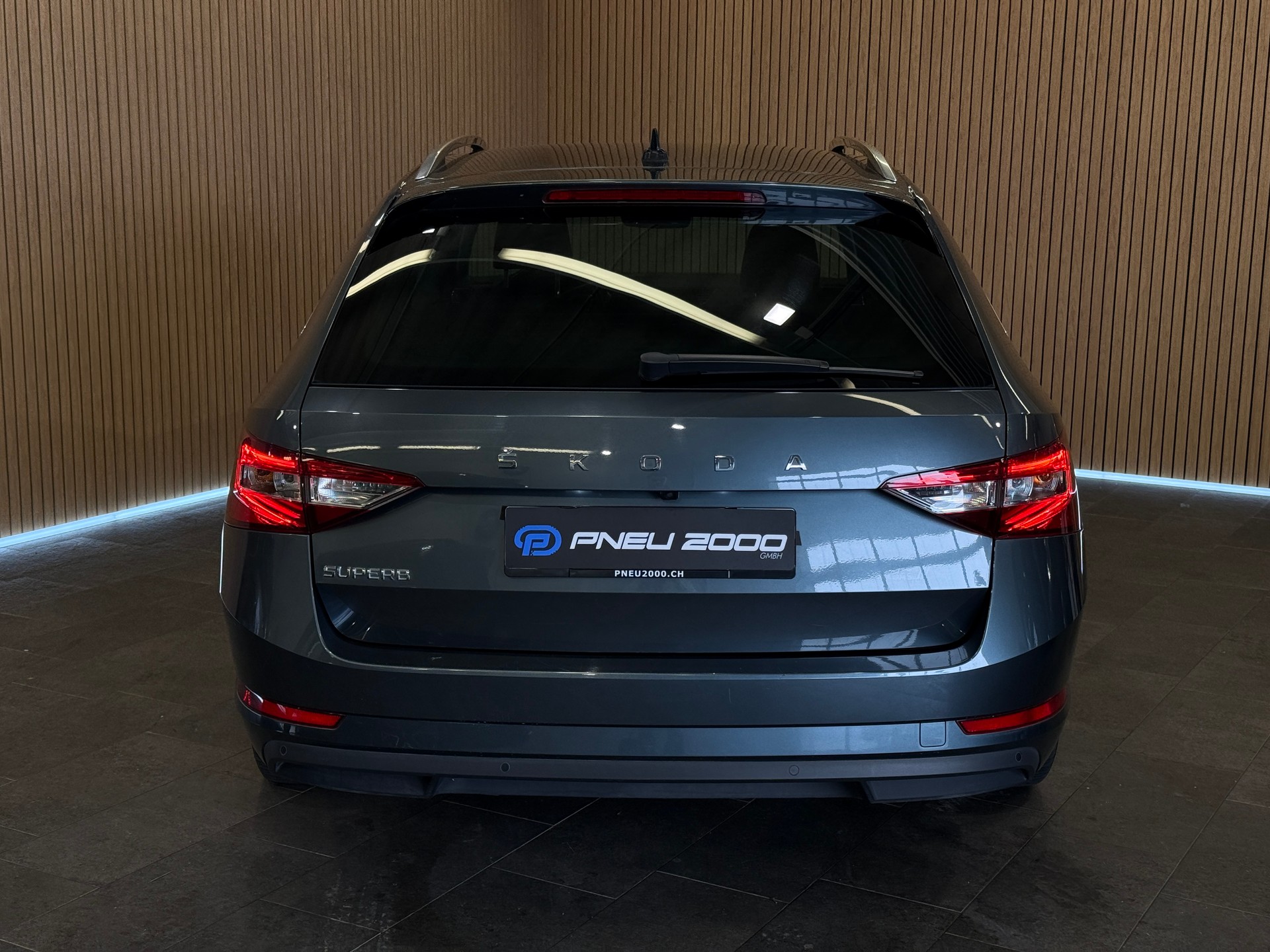 SKODA SUPERB 1.6 TDI STYLE DSG-image-3