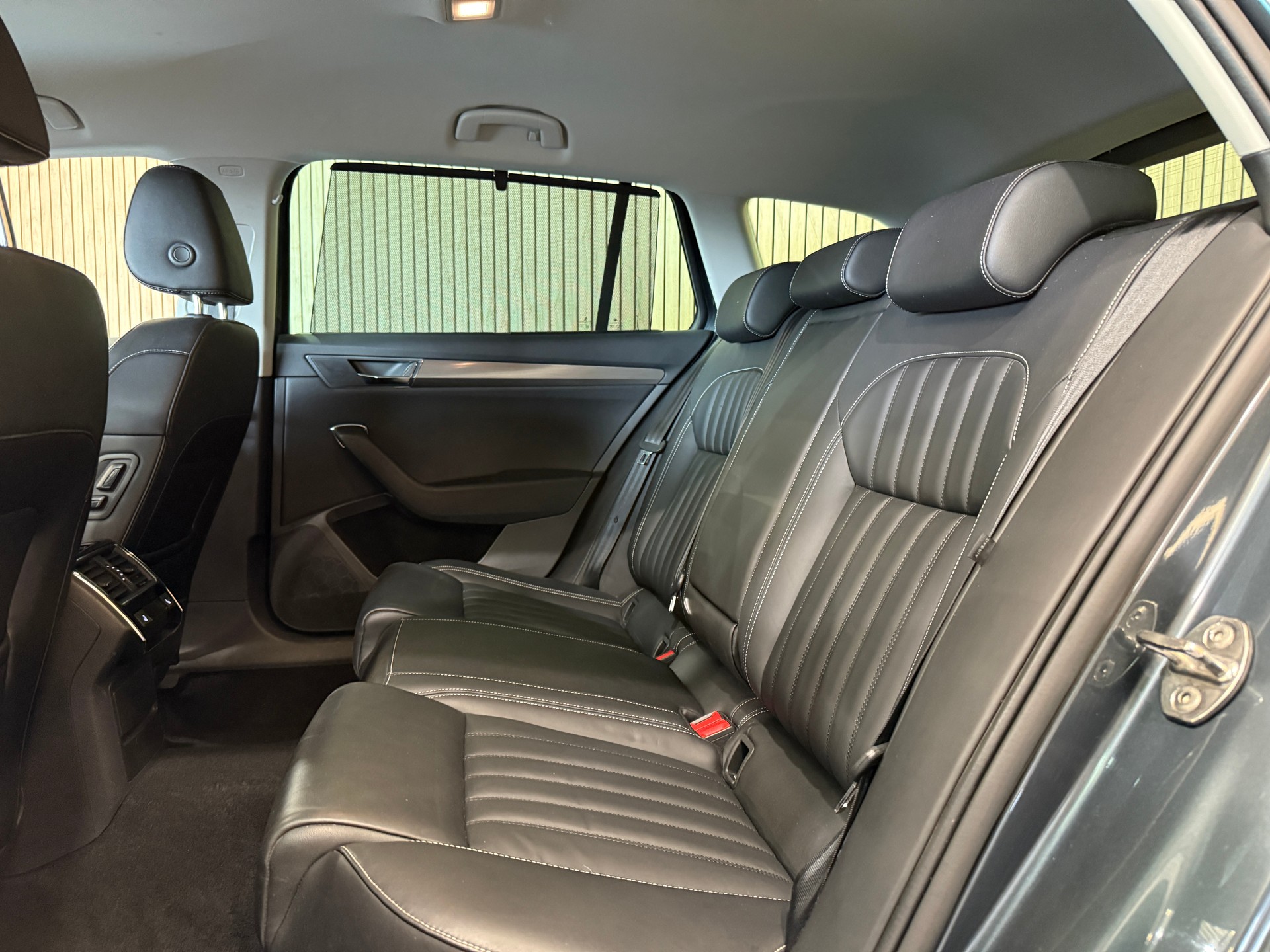 SKODA SUPERB 1.6 TDI STYLE DSG-image-18