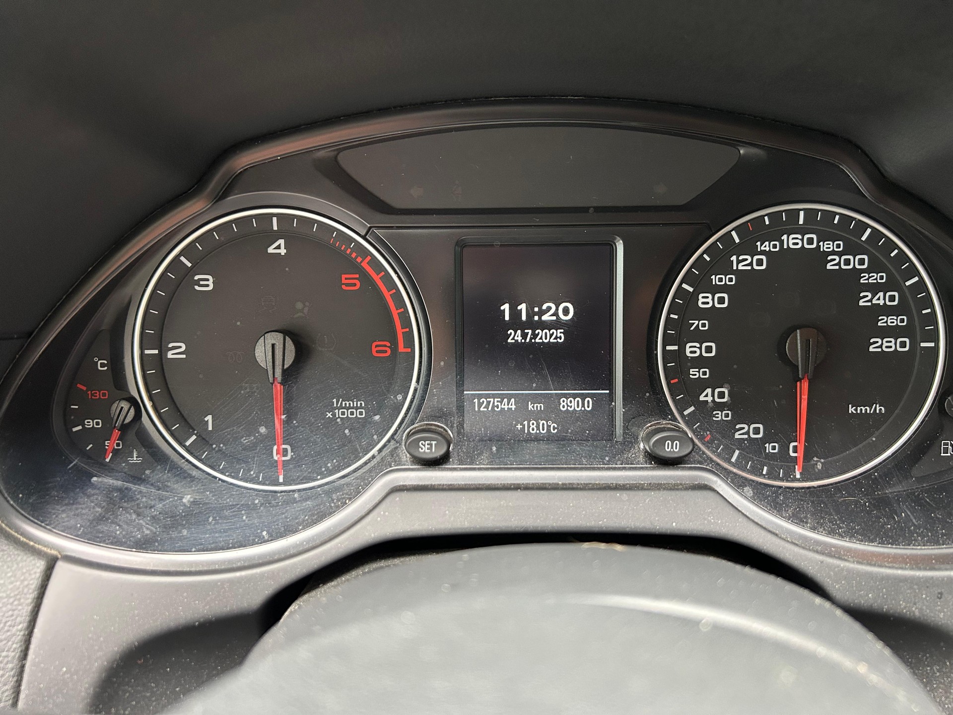 AUDI Q5 2.0 TDI quattro S-Line-image-5