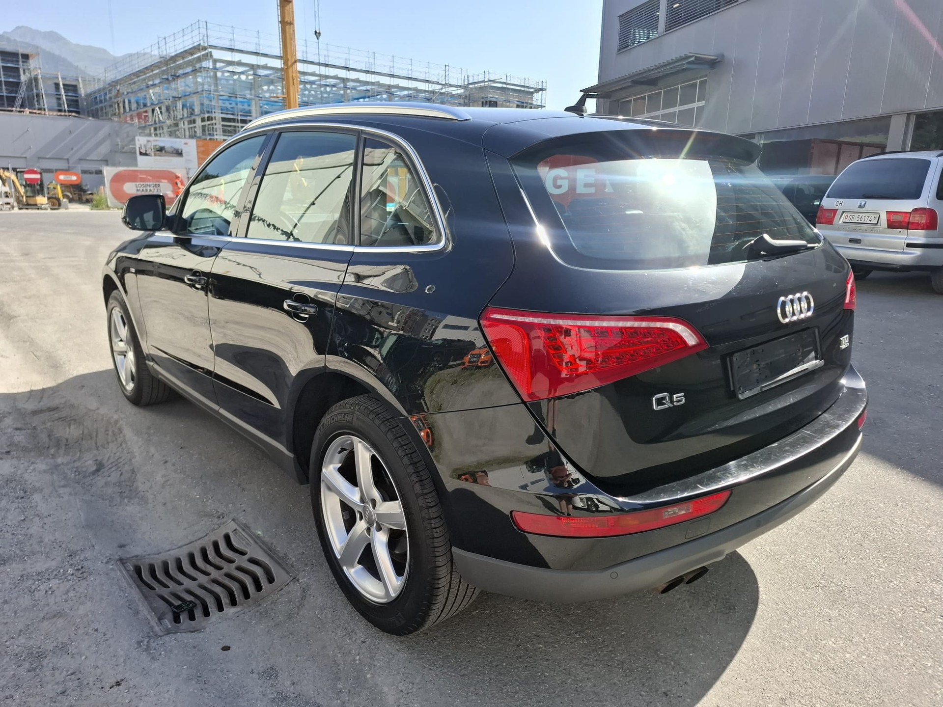 AUDI Q5 2.0 TDI quattro S-Line-image-3