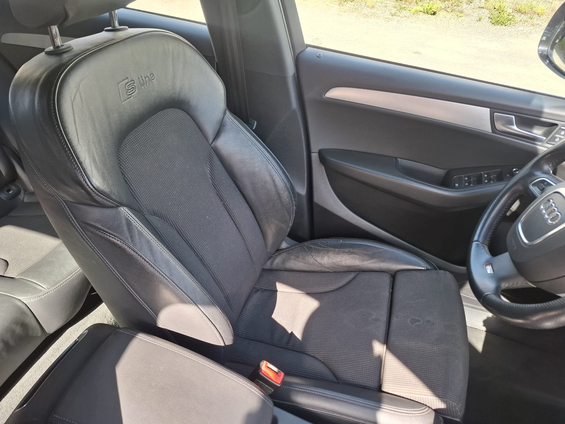 AUDI Q5 2.0 TDI quattro S-Line-image-7