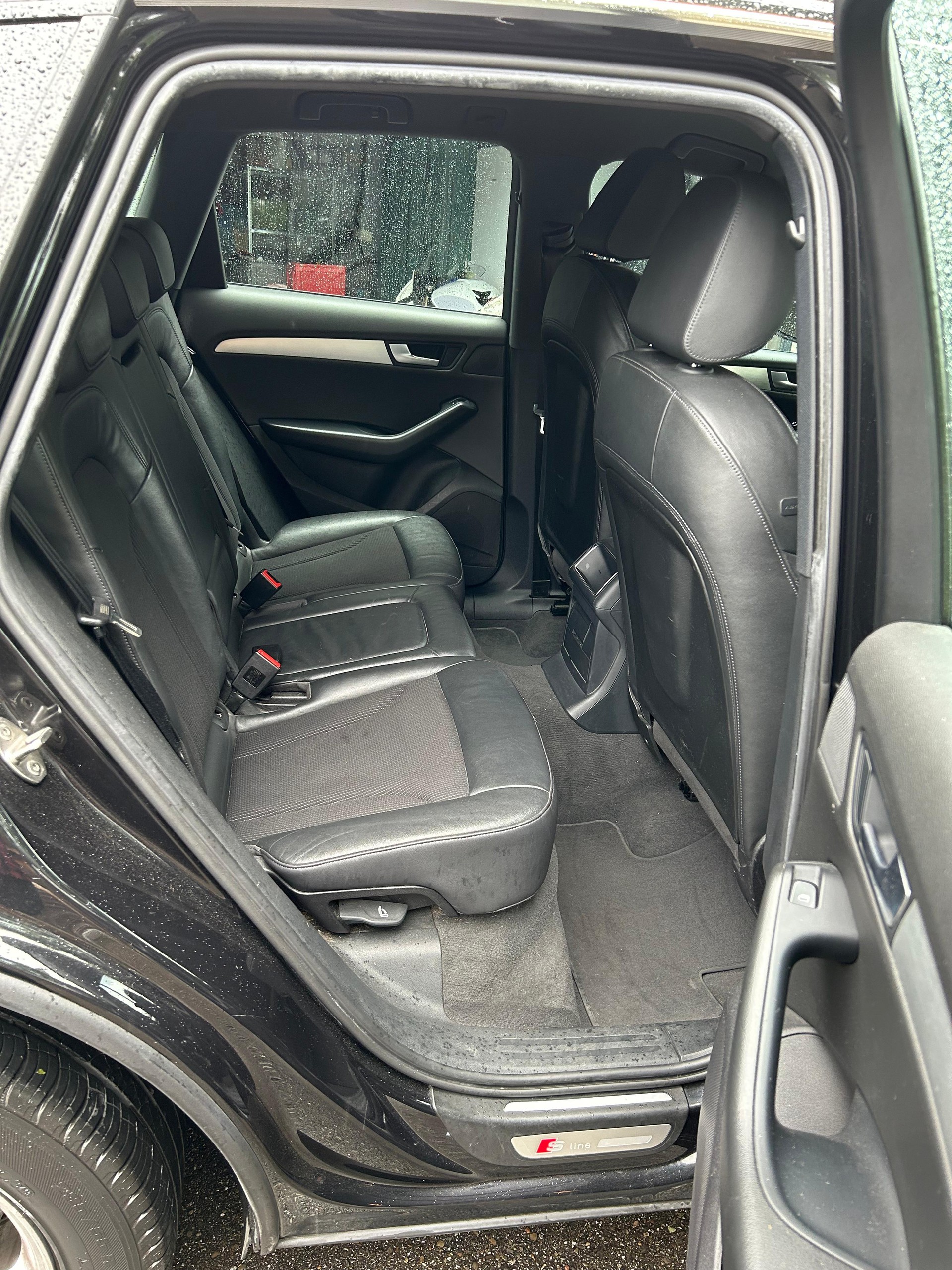 AUDI Q5 2.0 TDI quattro S-Line-image-9