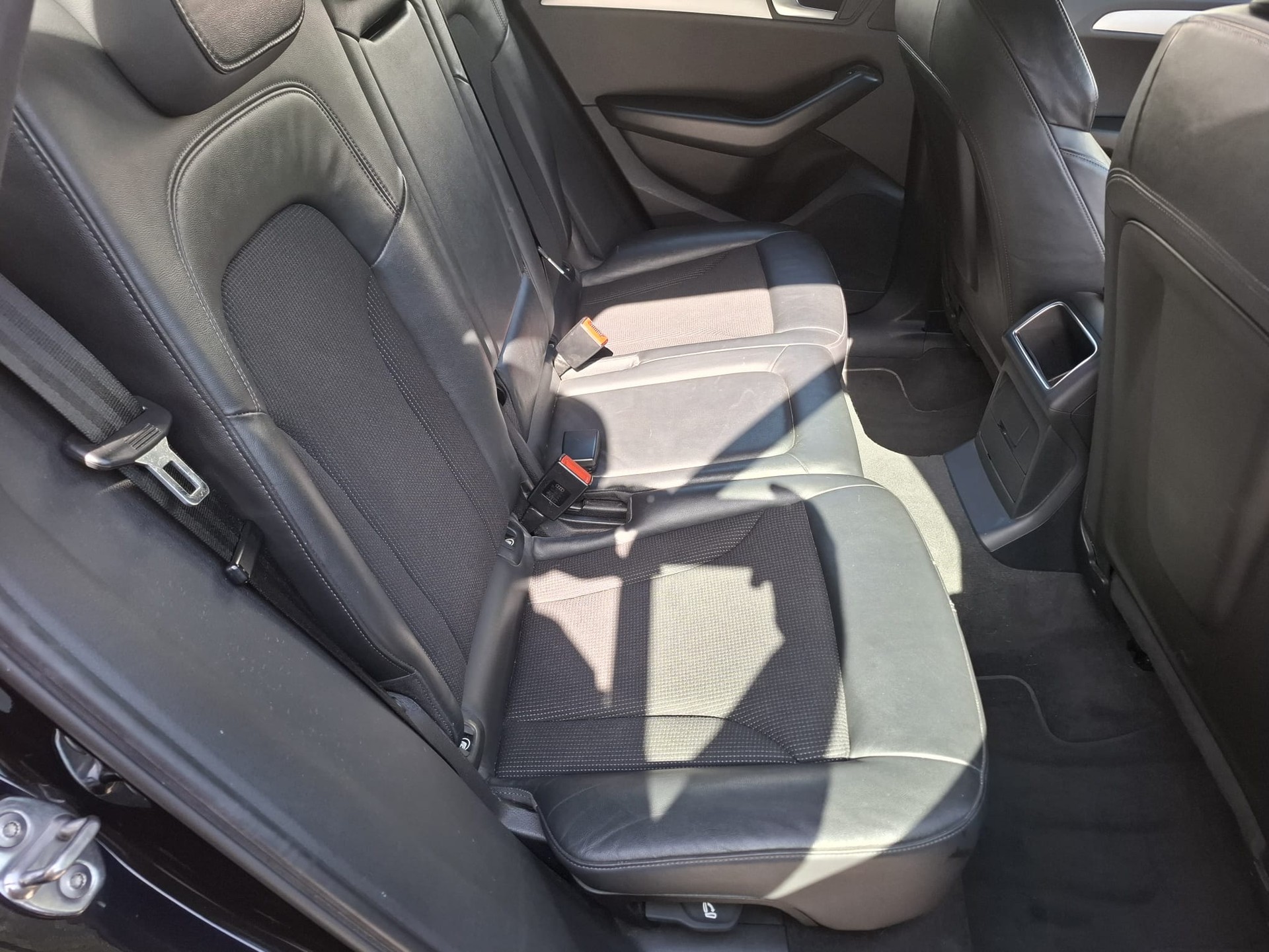 AUDI Q5 2.0 TDI quattro S-Line-image-8