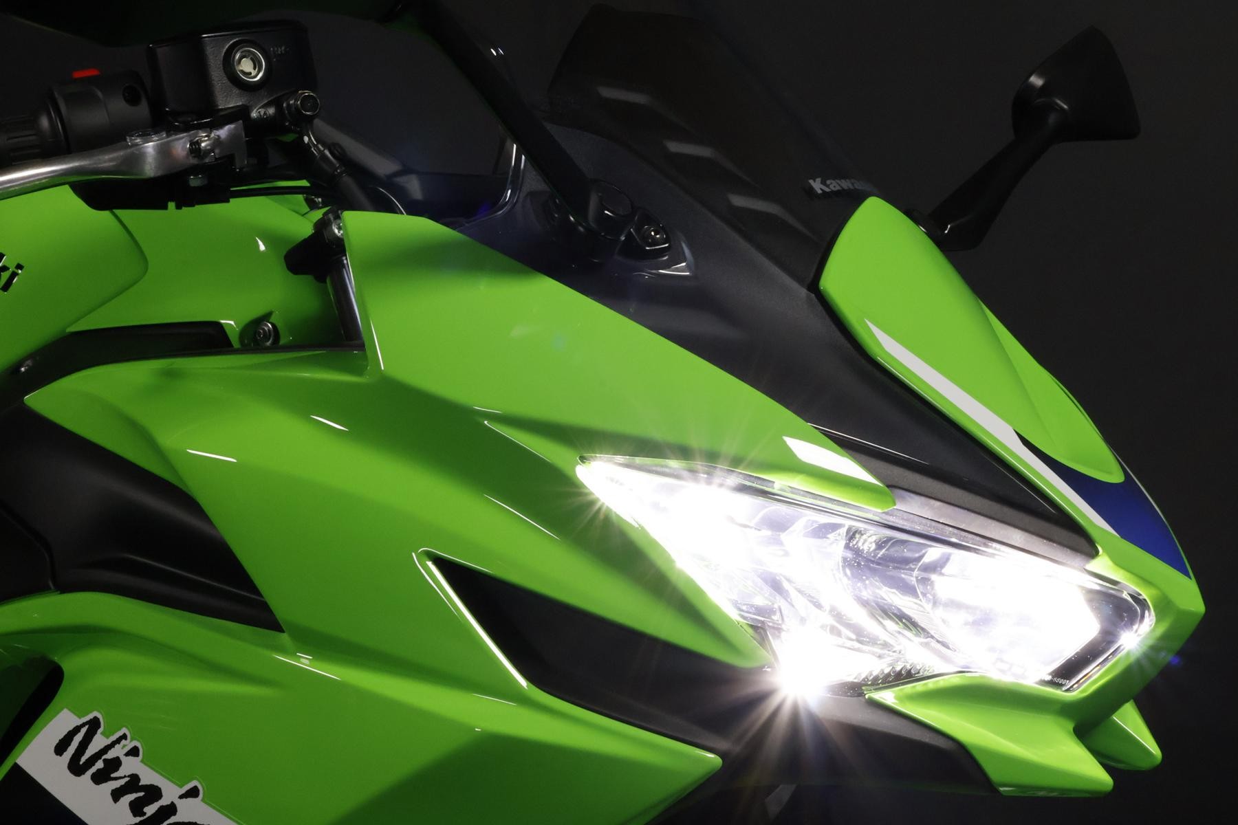 KAWASAKI Ninja 650 (50/35 KW)-showroom-element-3