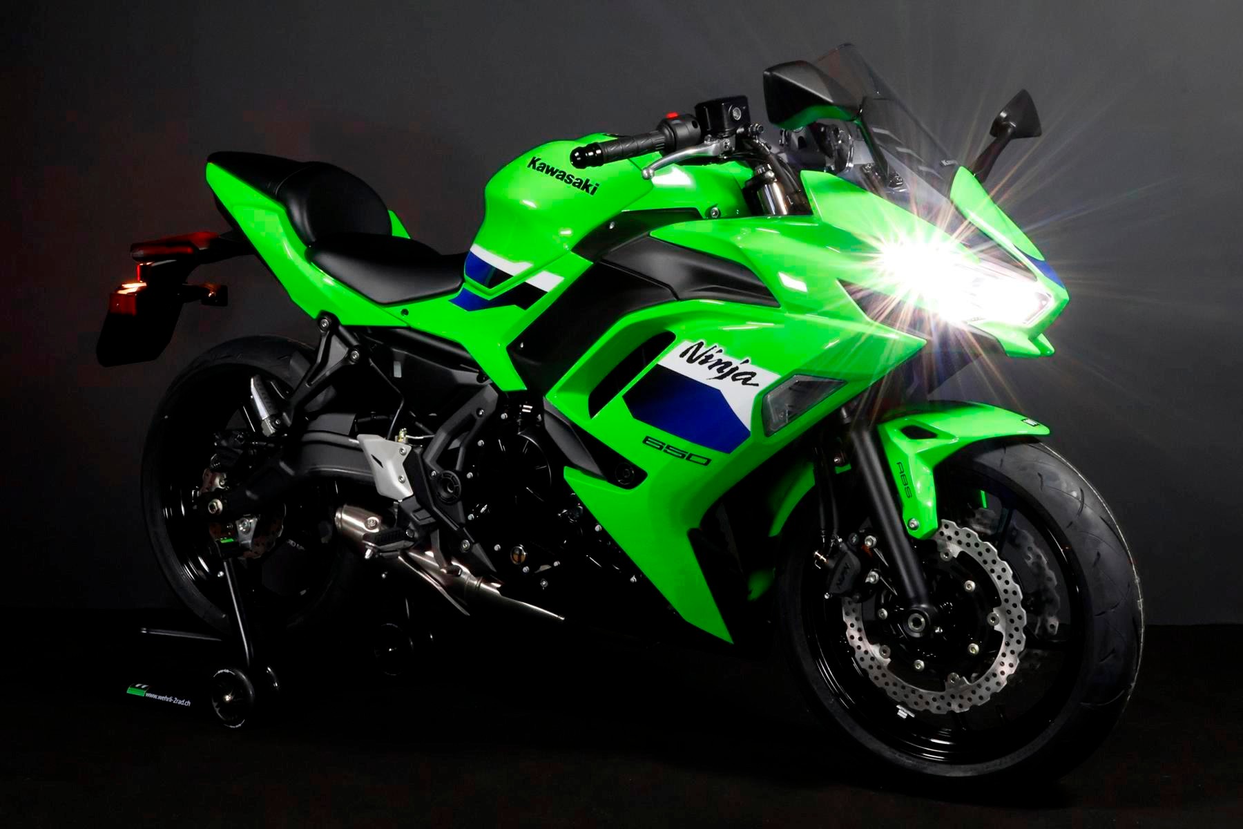 KAWASAKI Ninja 650 (50/35 KW)-showroom-element-1