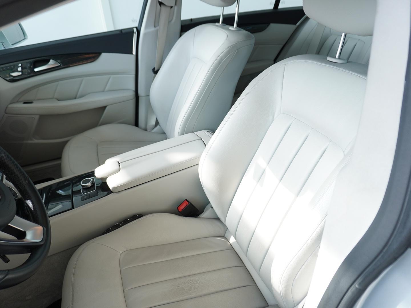 MERCEDES-BENZ CLS 350 d 4Matic 9G-Tronic-image-3