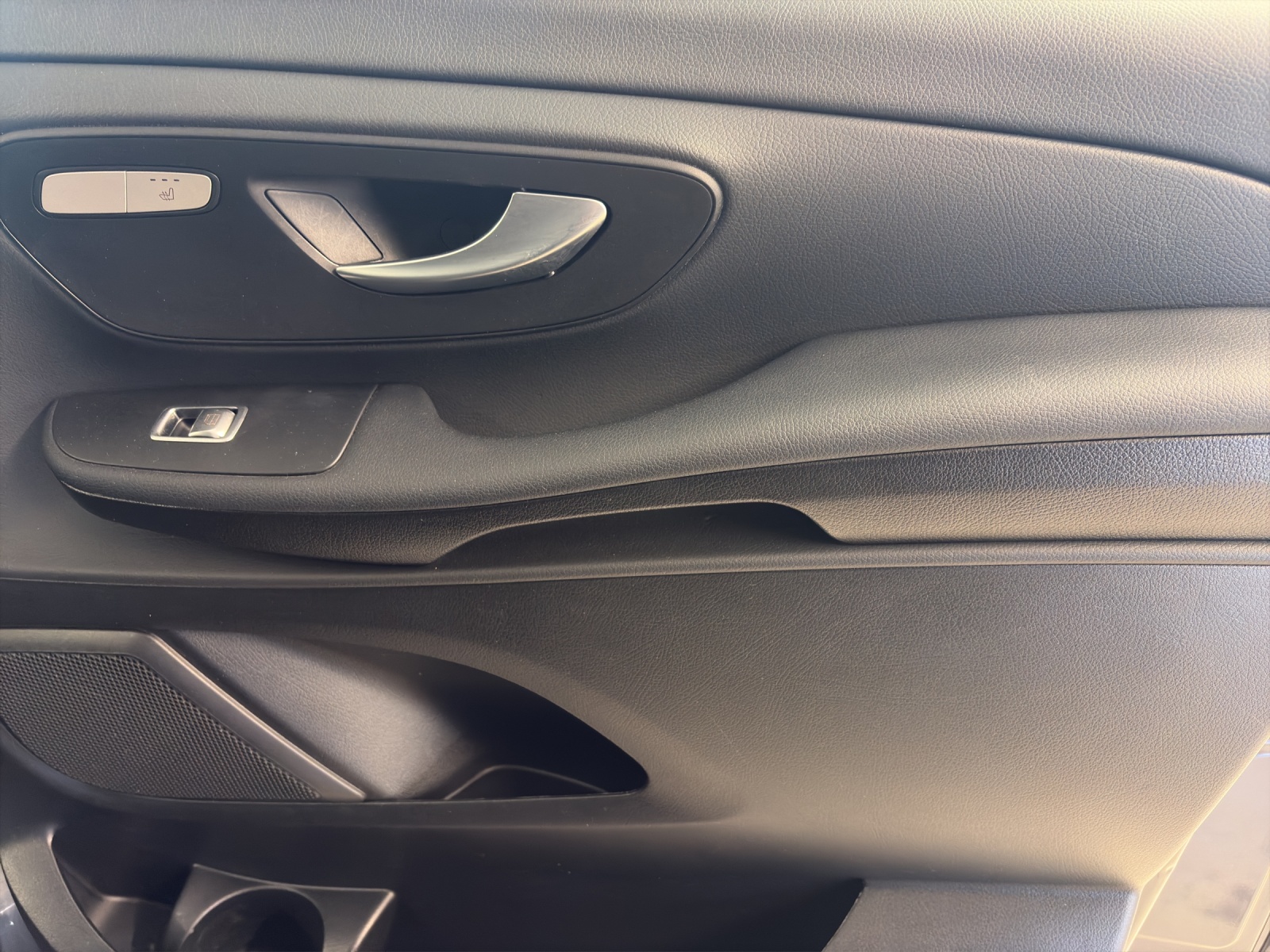 MERCEDES-BENZ V 250 d L 4Matic-image-10