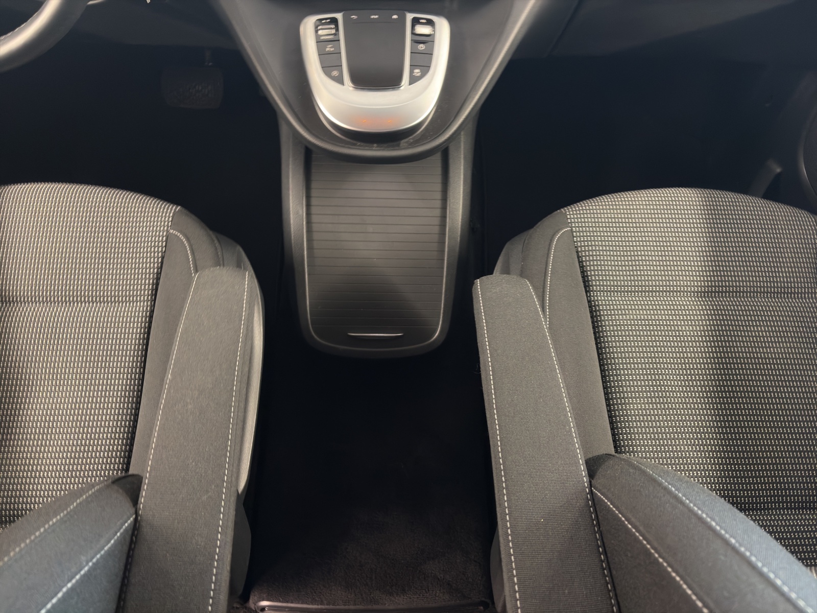 MERCEDES-BENZ V 250 d L 4Matic-image-14