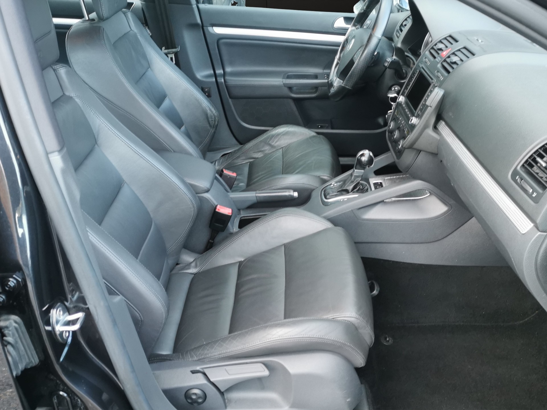 VW Golf R32 4Motion-image-12