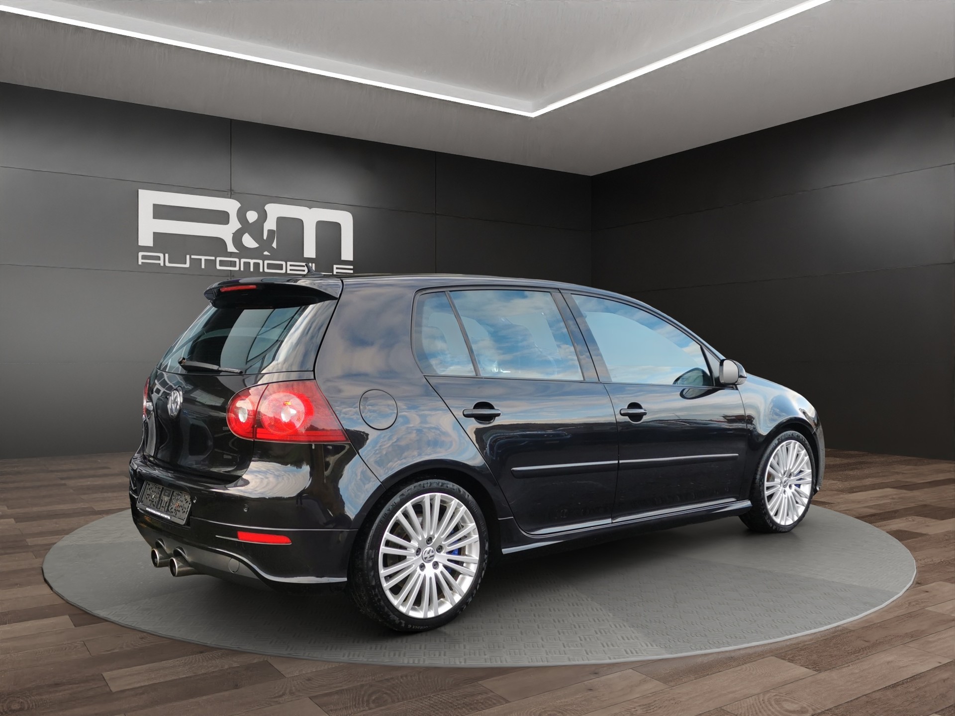 VW Golf R32 4Motion-image-4