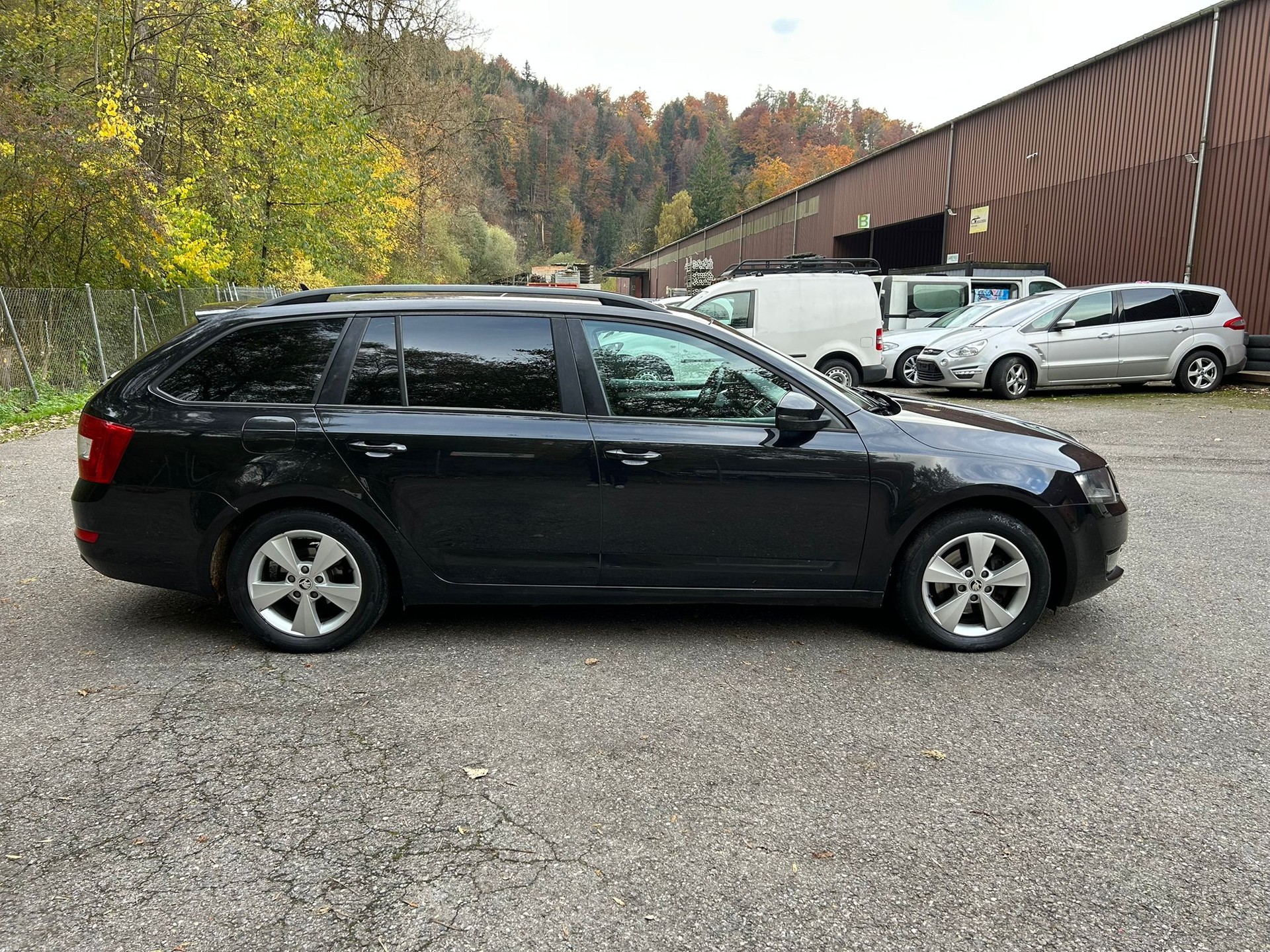 SKODA Octavia Combi 1.6 TDI Elegance-image-3