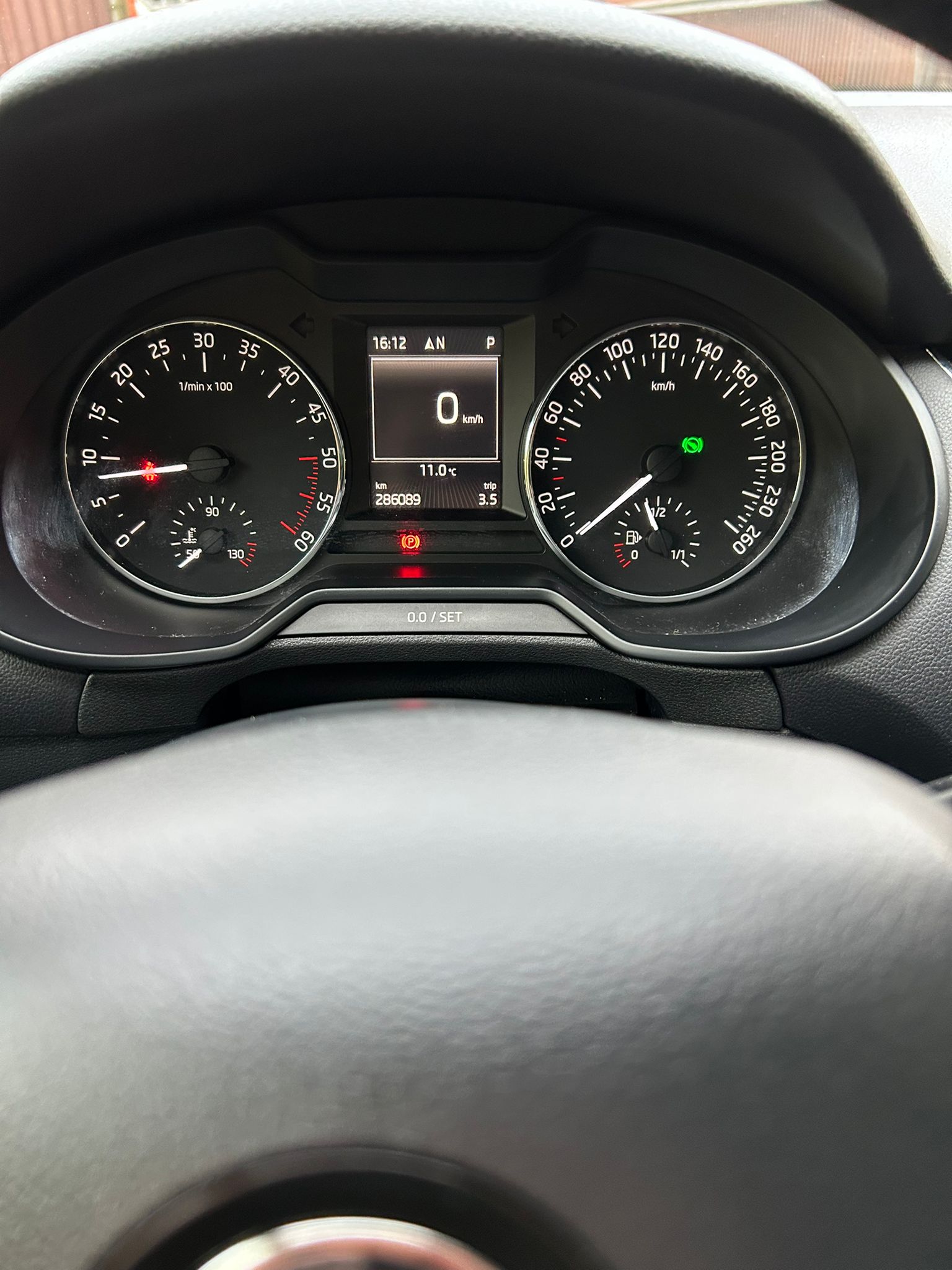 SKODA Octavia Combi 1.6 TDI Elegance-image-7