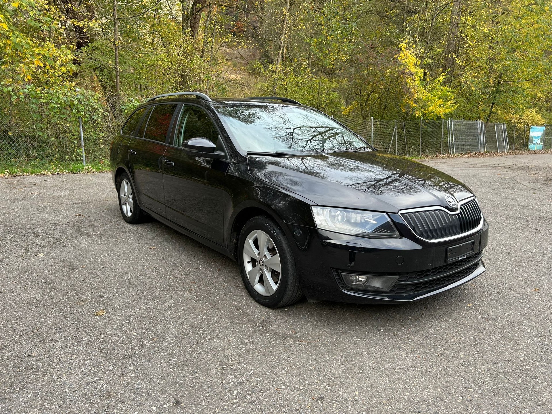 SKODA Octavia Combi 1.6 TDI Elegance-image-1
