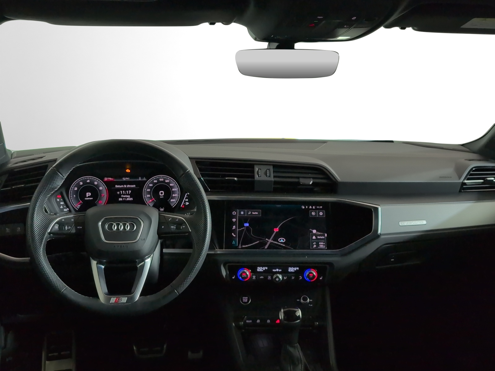 AUDI Q3 40 TFSI S line quattro S-tronic-image-8
