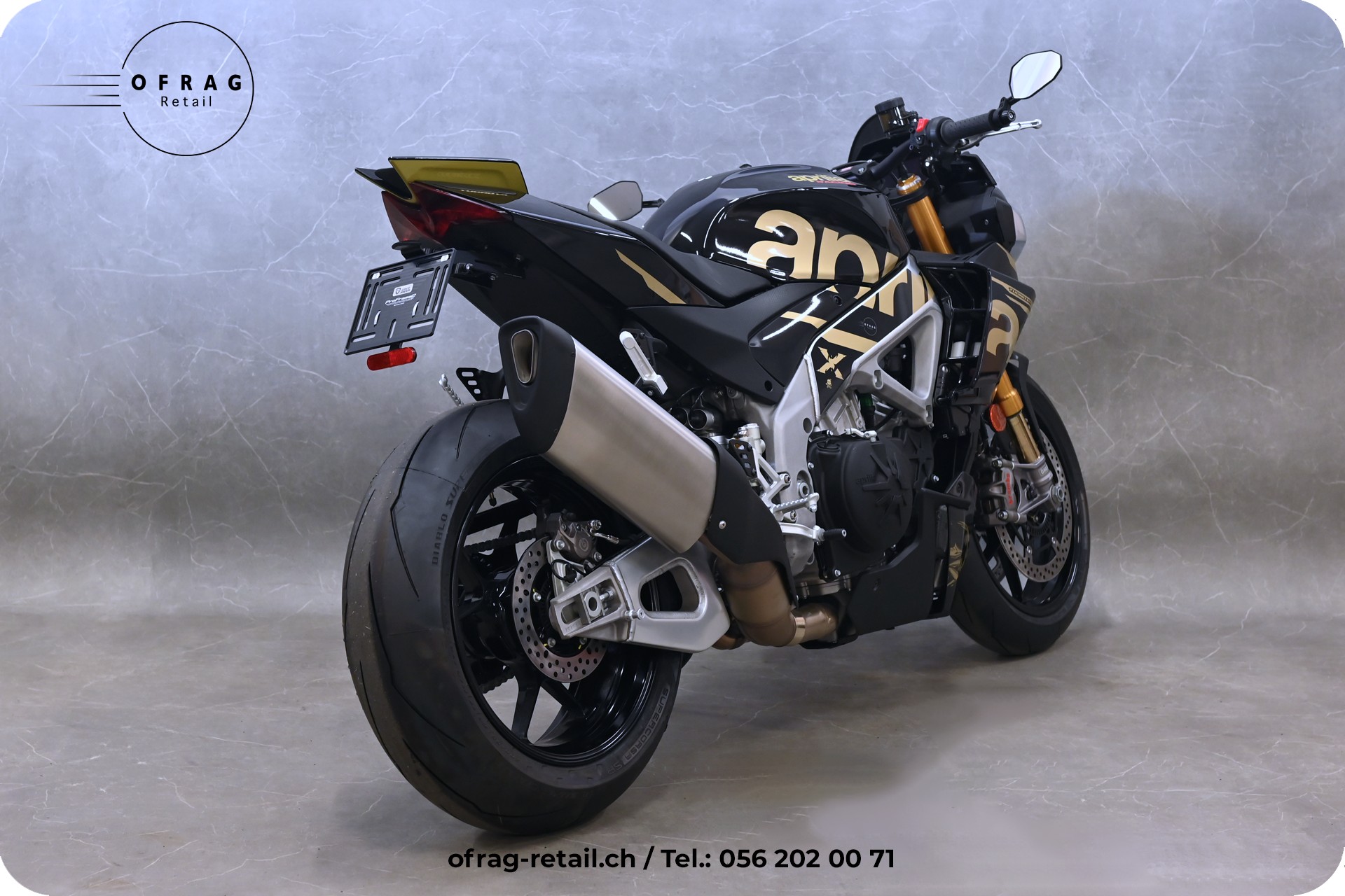 APRILIA Tuono V4 1100 Factory-showroom-element-3