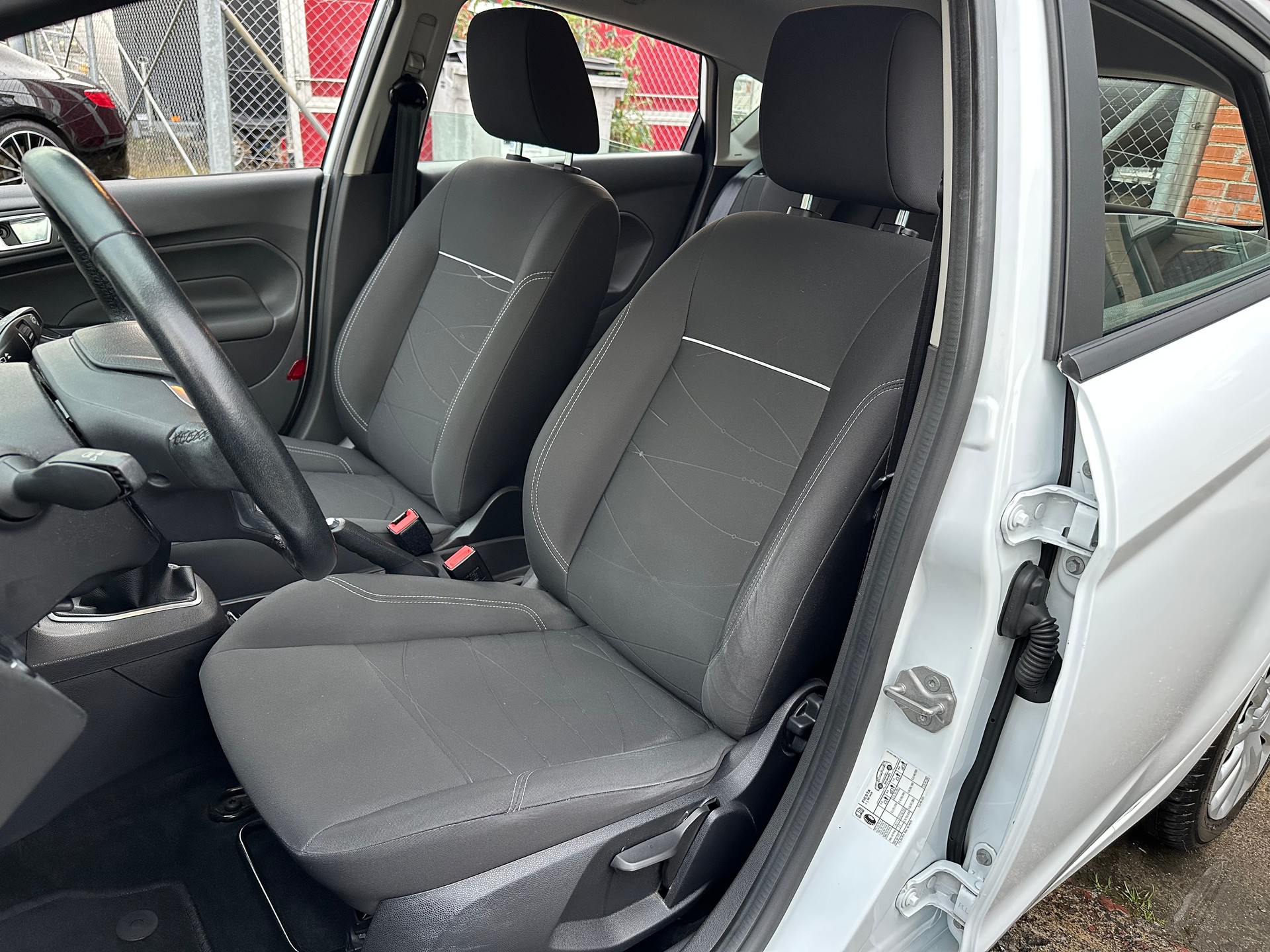 FORD Fiesta 1.0 SCTi Trend-image-12