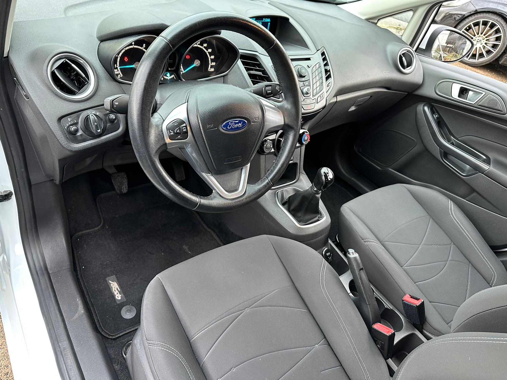 FORD Fiesta 1.0 SCTi Trend-image-9