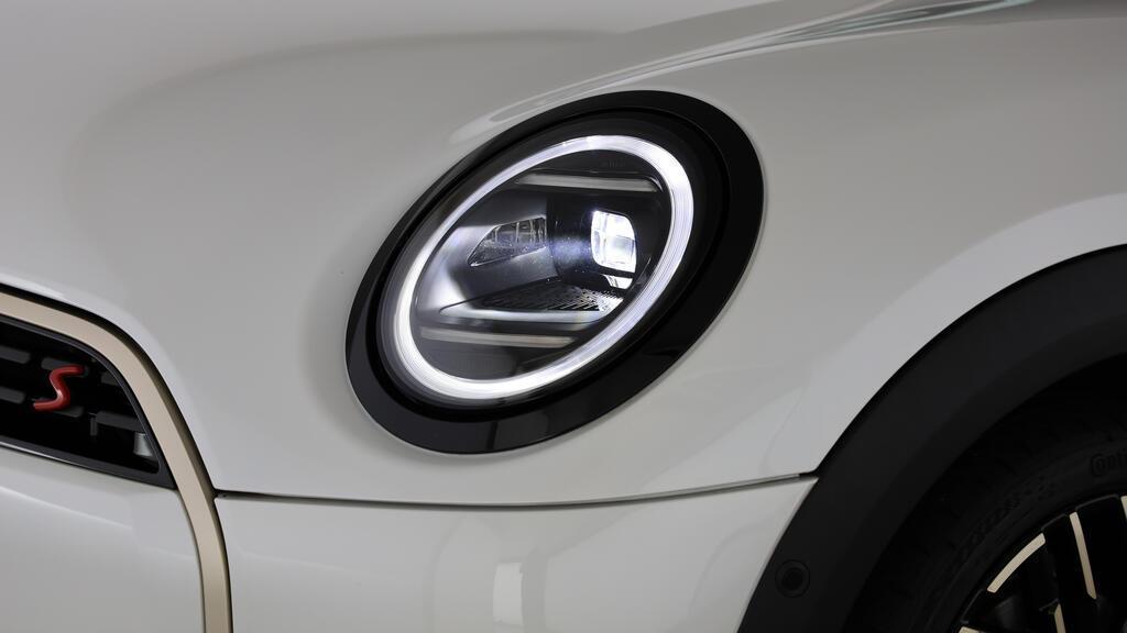 MINI Cooper S Cabrio-image-14