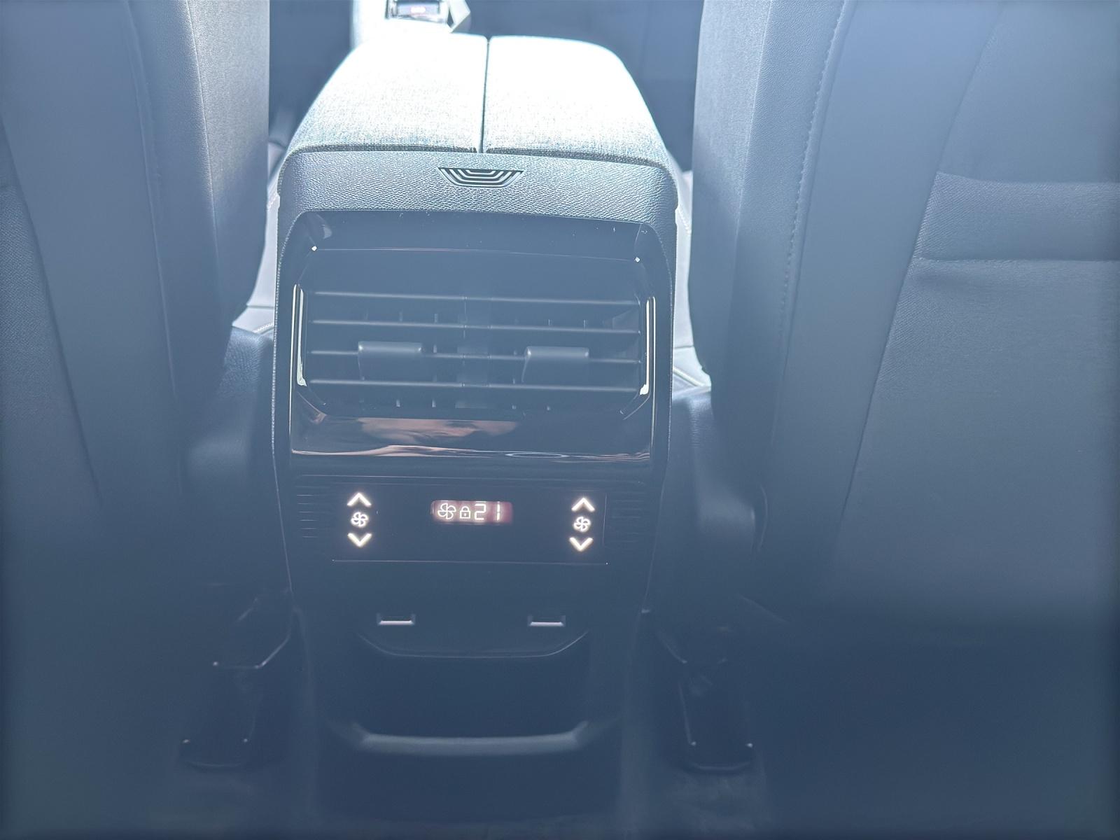 PEUGEOT 5008 1.2 Hybrid 145 Allure Premium-image-16
