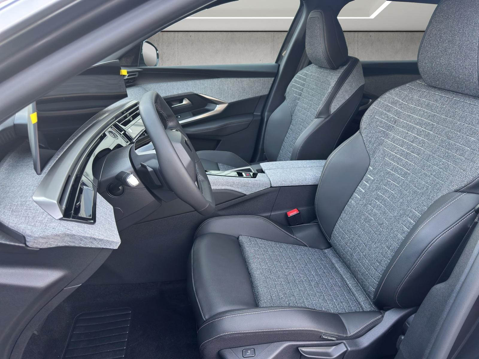 PEUGEOT 5008 1.2 Hybrid 145 Allure Premium-image-7