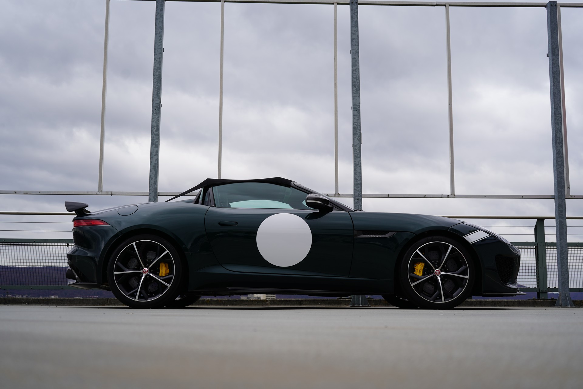 JAGUAR F-TYPE CONVERTIBLE R 5.0 V8 PROJECT 7 AWD l 575 PS-image-0