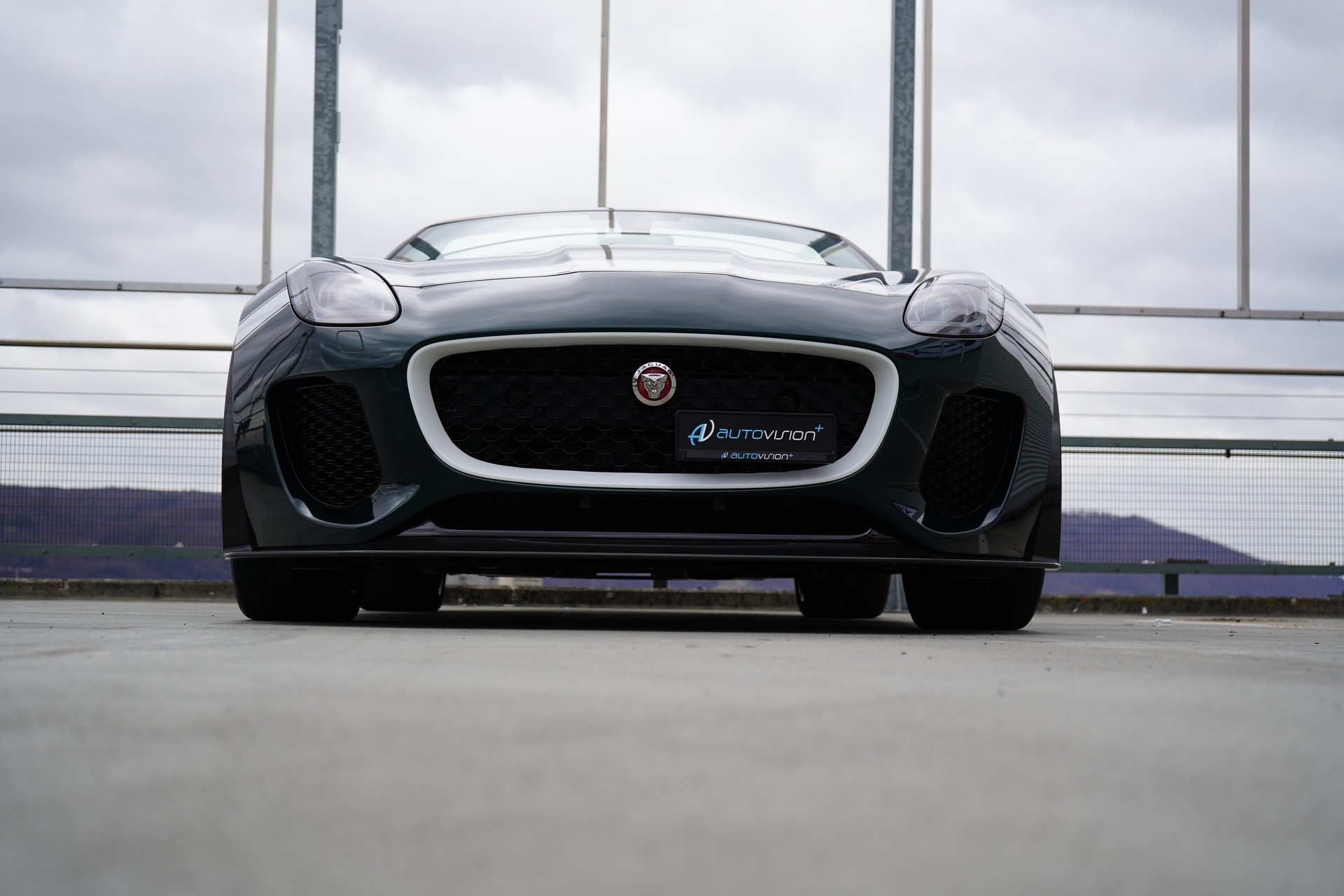JAGUAR F-TYPE CONVERTIBLE R 5.0 V8 PROJECT 7 AWD l 575 PS-image-15