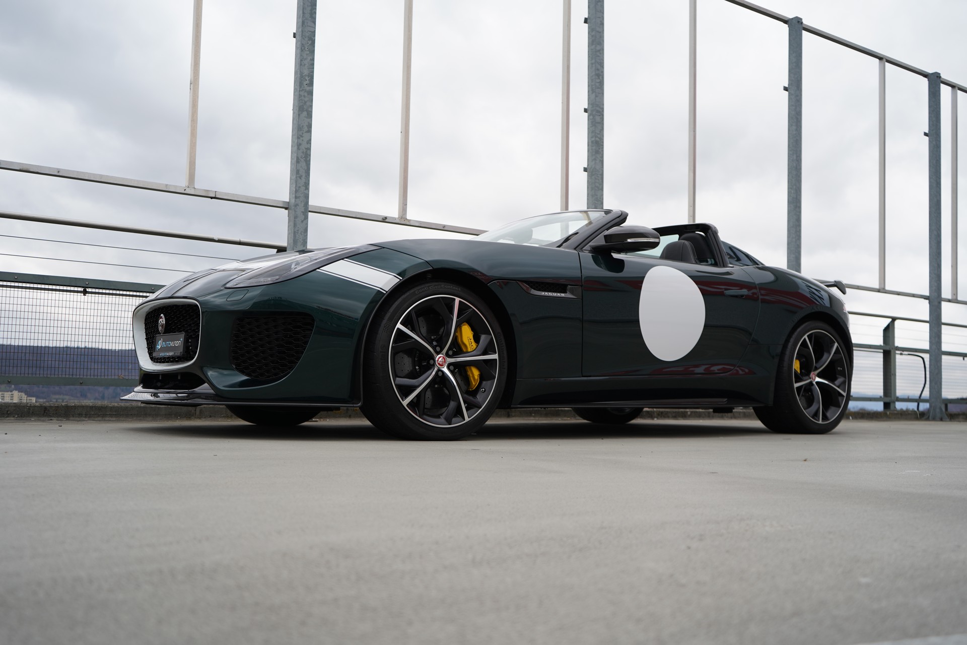 JAGUAR F-TYPE CONVERTIBLE R 5.0 V8 PROJECT 7 AWD l 575 PS-image-13