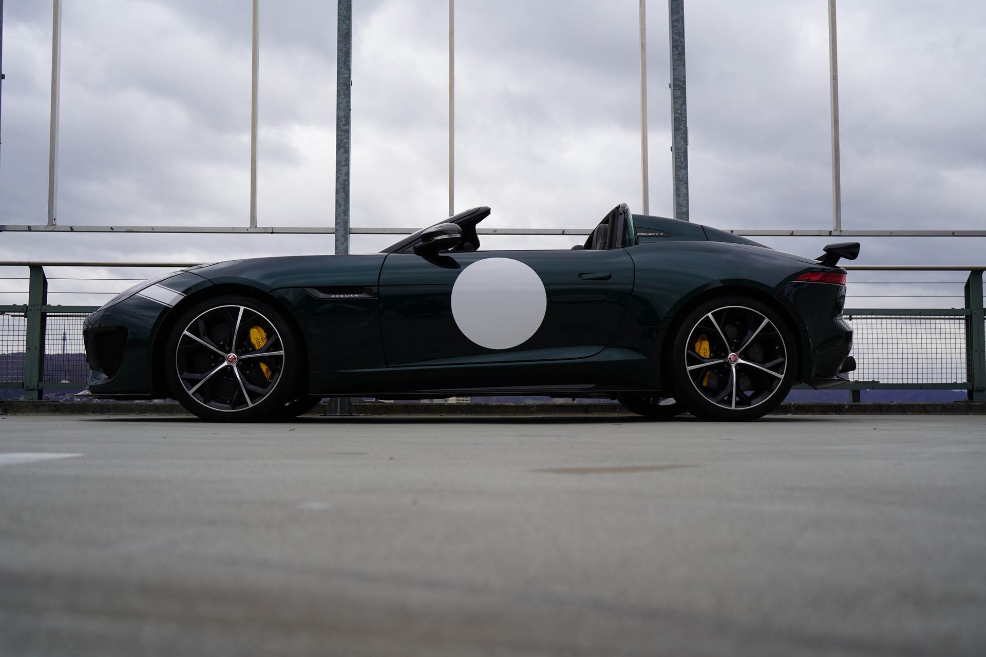 JAGUAR F-TYPE CONVERTIBLE R 5.0 V8 PROJECT 7 AWD l 575 PS-image-6