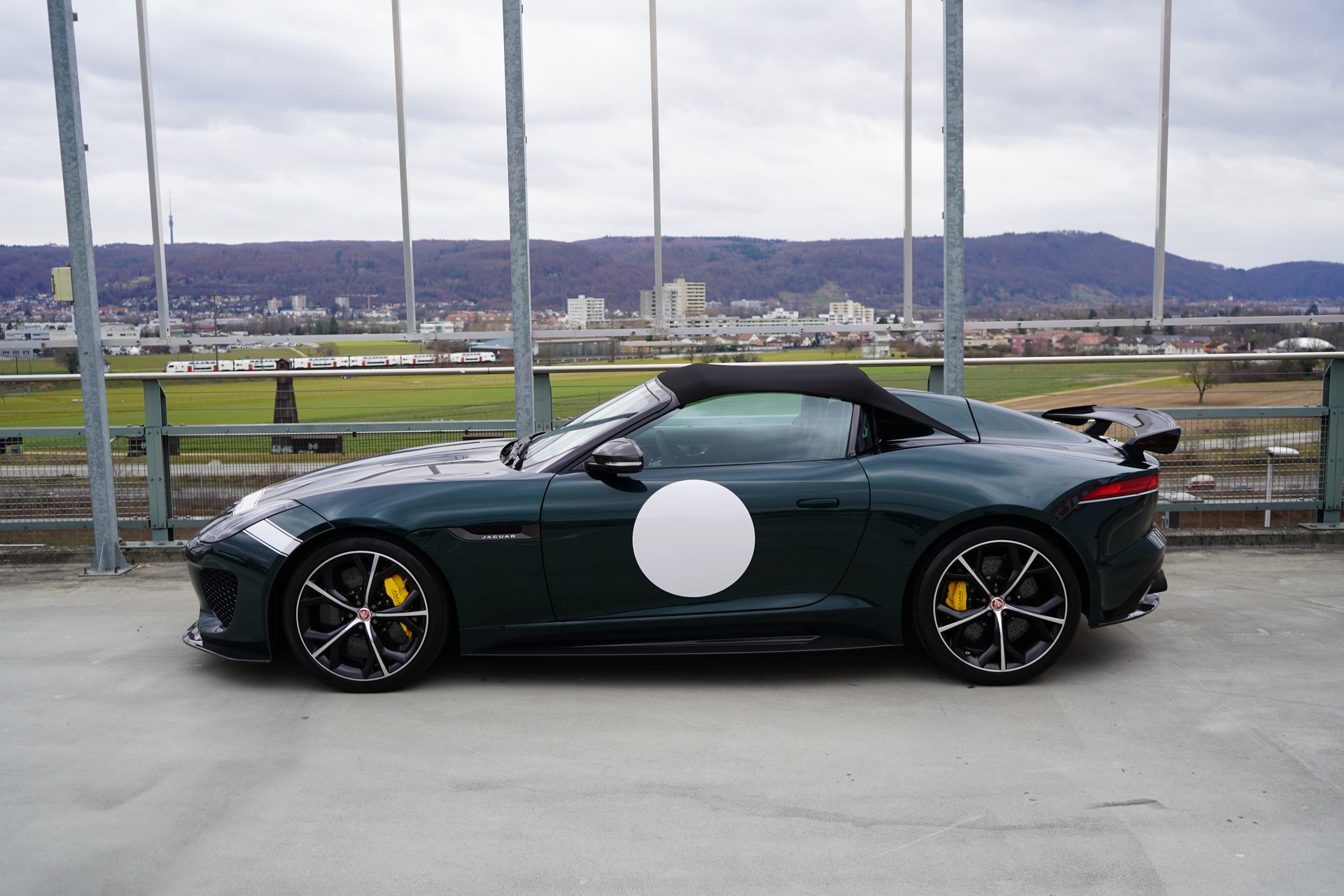 JAGUAR F-TYPE CONVERTIBLE R 5.0 V8 PROJECT 7 AWD l 575 PS-image-3