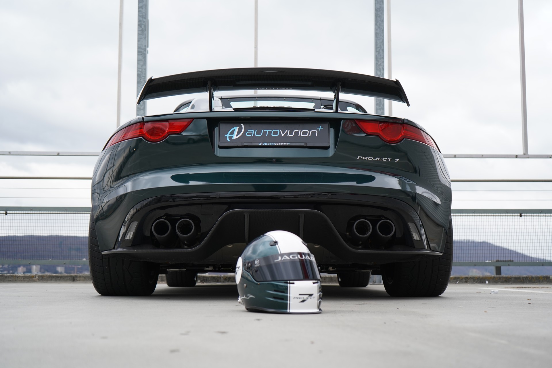 JAGUAR F-TYPE CONVERTIBLE R 5.0 V8 PROJECT 7 AWD l 575 PS-image-17