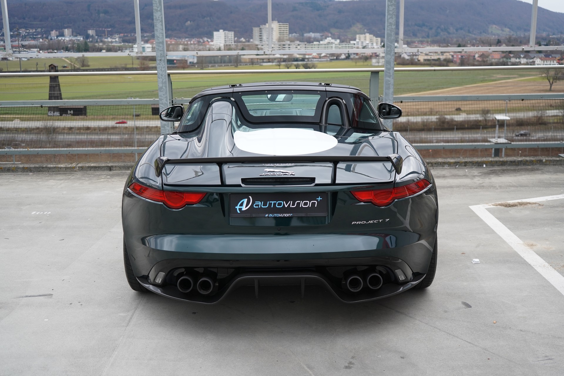 JAGUAR F-TYPE CONVERTIBLE R 5.0 V8 PROJECT 7 AWD l 575 PS-image-16