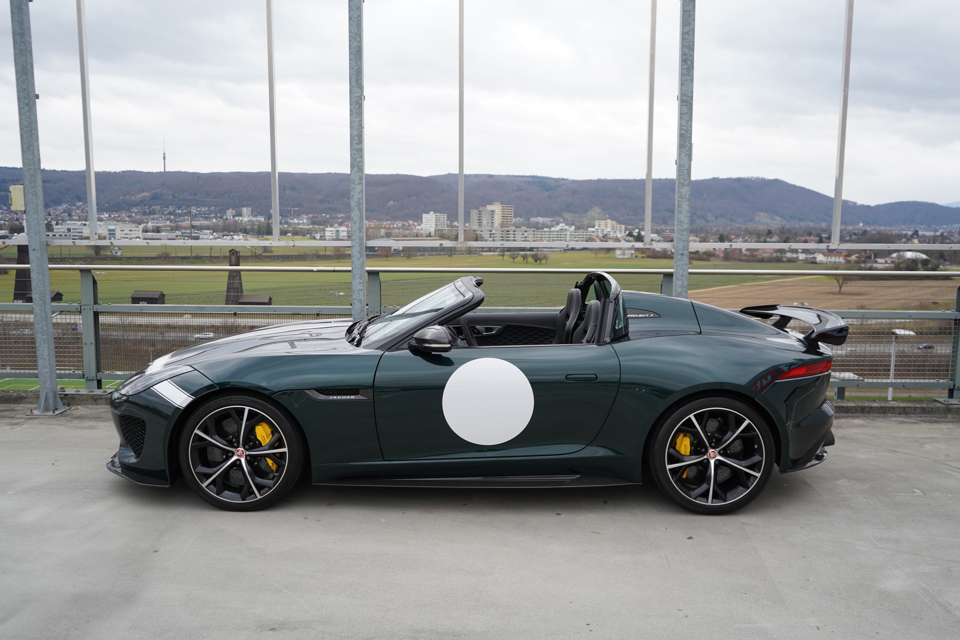 JAGUAR F-TYPE CONVERTIBLE R 5.0 V8 PROJECT 7 AWD l 575 PS-image-4