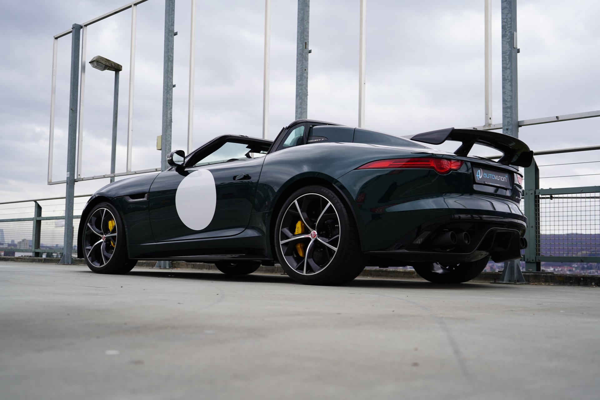 JAGUAR F-TYPE CONVERTIBLE R 5.0 V8 PROJECT 7 AWD l 575 PS-image-10