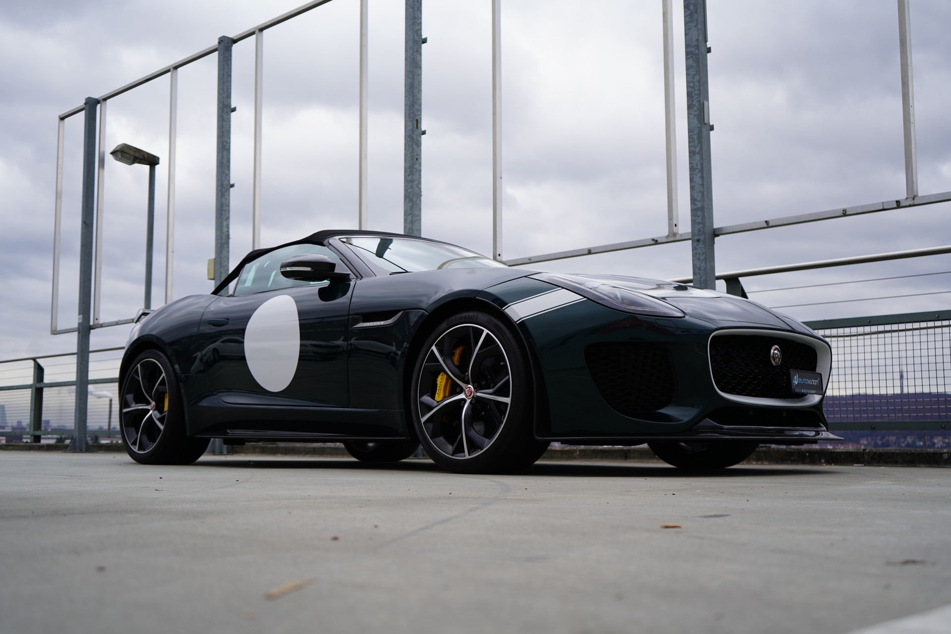JAGUAR F-TYPE CONVERTIBLE R 5.0 V8 PROJECT 7 AWD l 575 PS-image-9